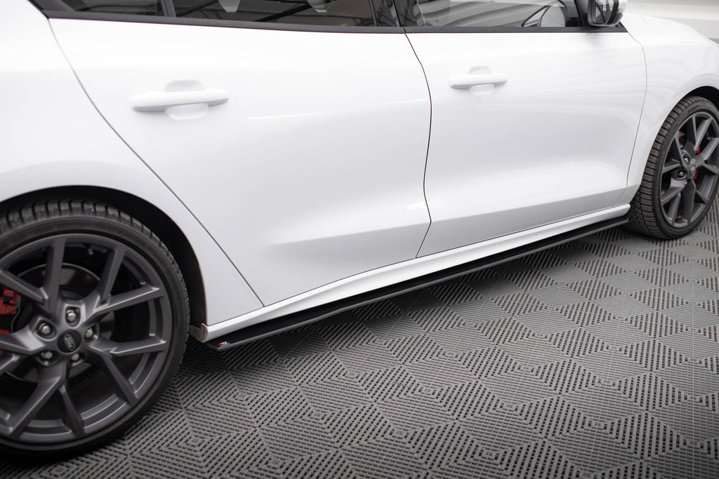 Street Pro Side Skirts Ford Focus ST / ST-Line Mk4
