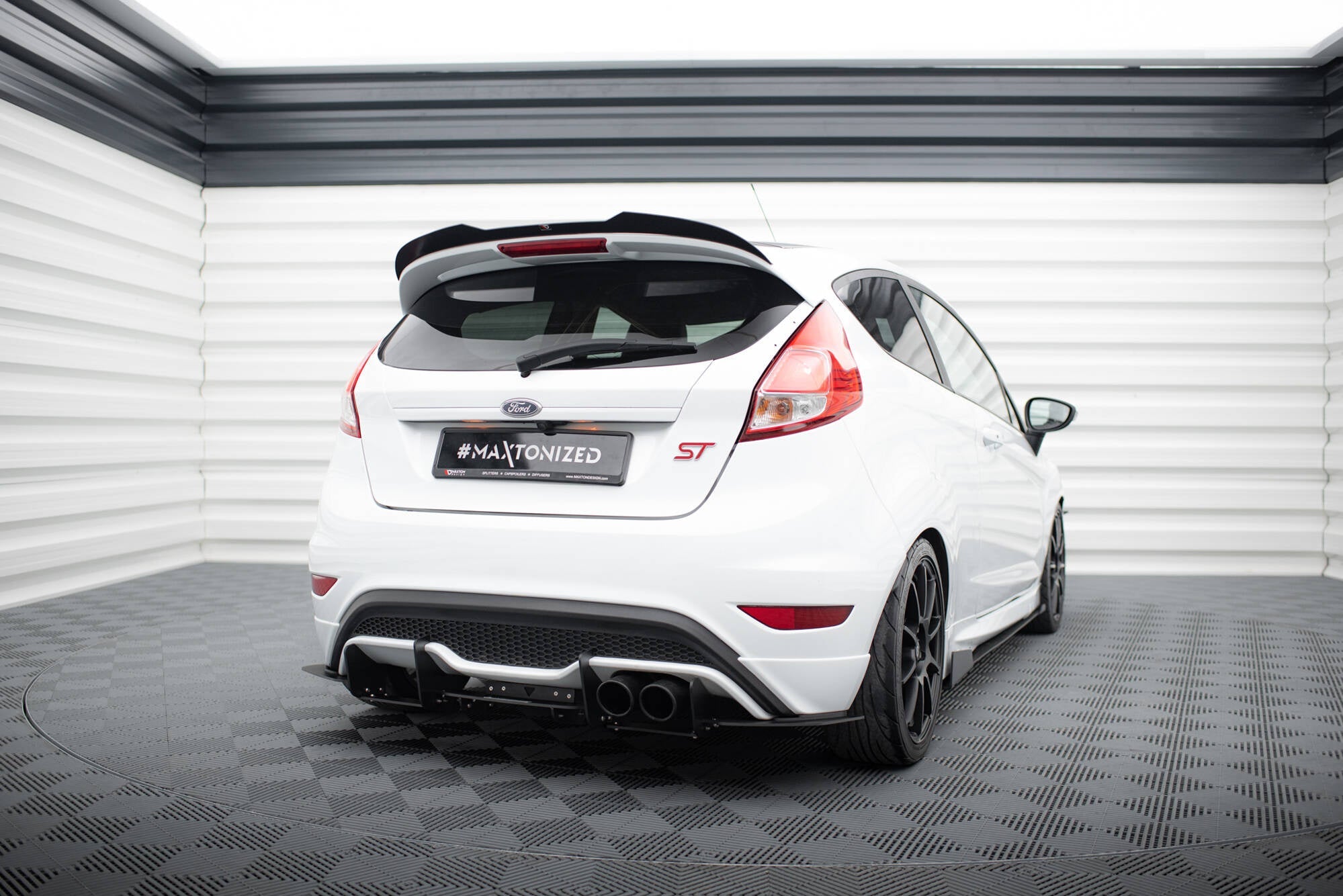 Difusor trasero V.2 Ford Fiesta Mk7 ST Facelift