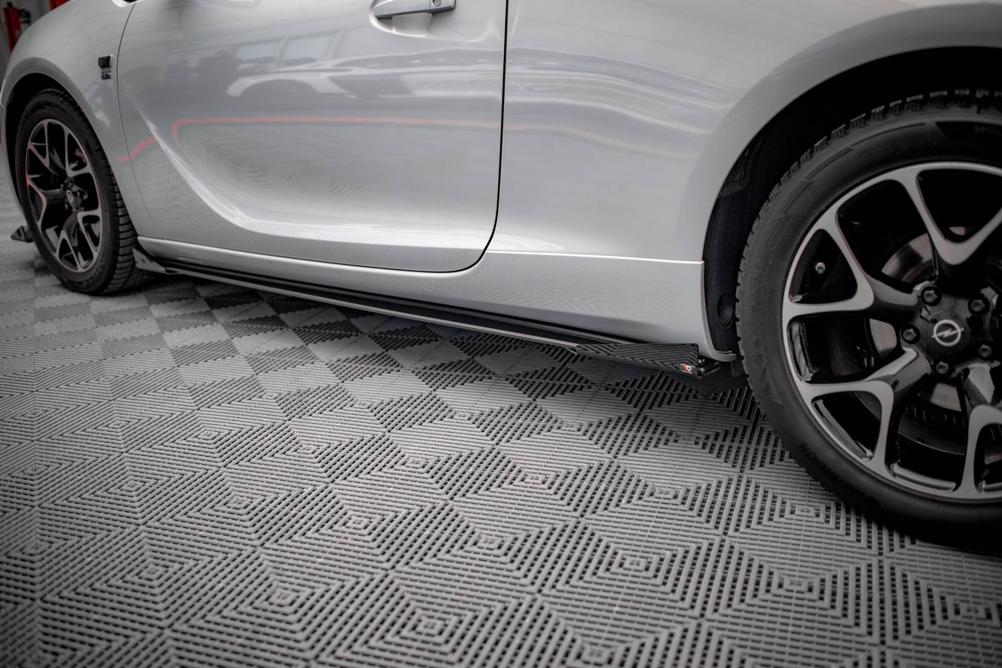 Flaps laterales Opel Astra GTC OPC-Line J