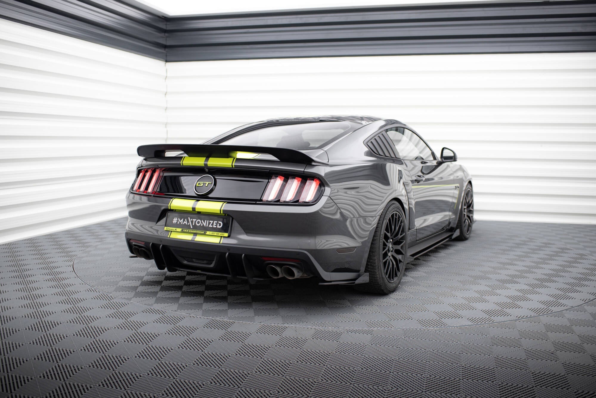 Flaps laterales traseros Ford Mustang GT Mk6