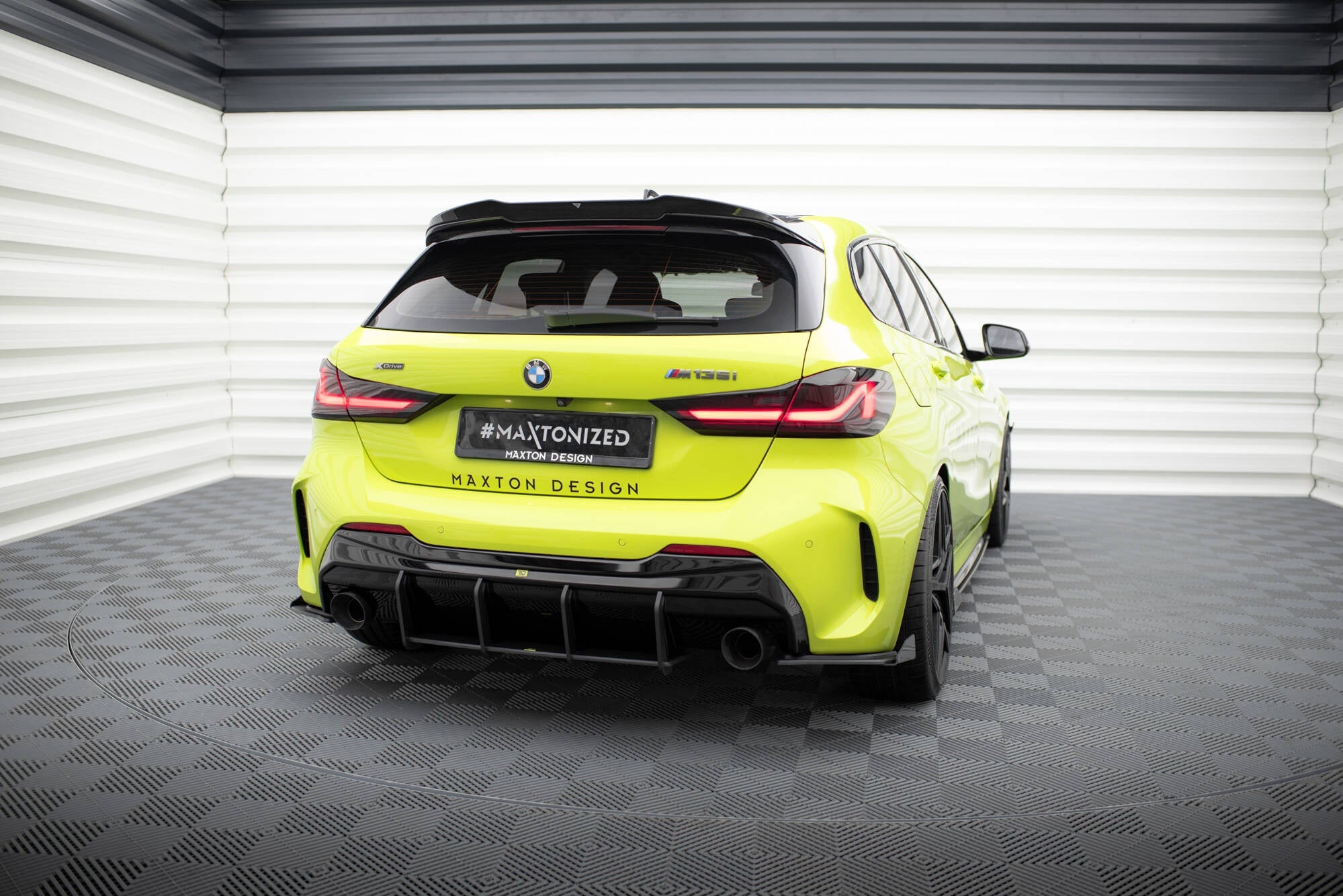 Flaps laterales traseros V.1 BMW Serie 1 M-Pack / M135i / 128ti F40
