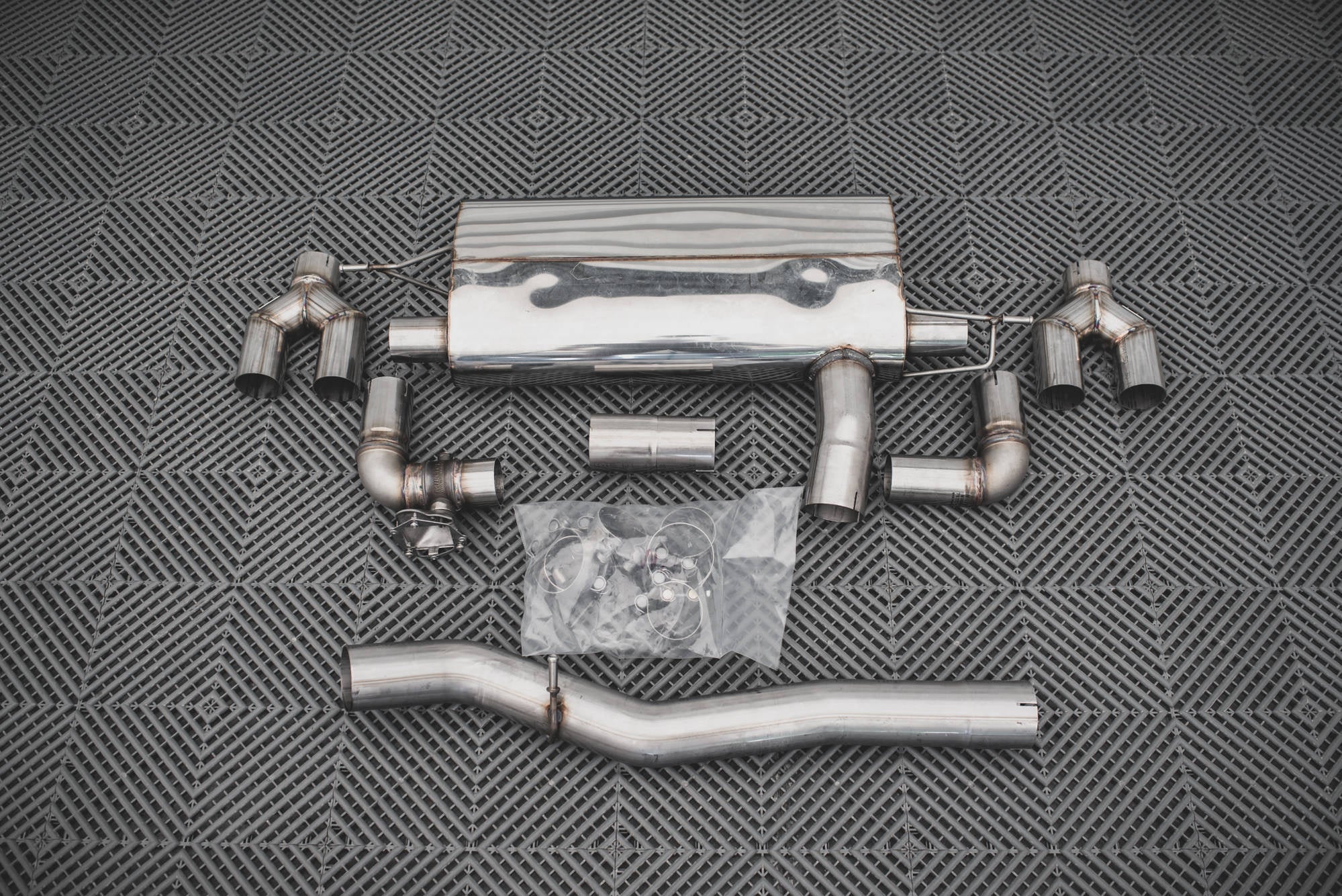 Difusor trasero carbono Prepreg V.1 + Milltek Sport Exhaust BMW Serie 1 F40 M135i