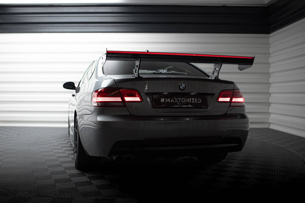 Spoiler de carbono con soportes internos + LED BMW Serie 3 / M3 Coupé E92