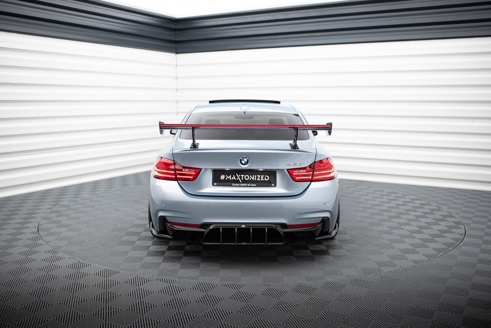 Spoiler de carbono con soportes internos + LED BMW Serie 4 F32 / F32 M-Pack Coupé