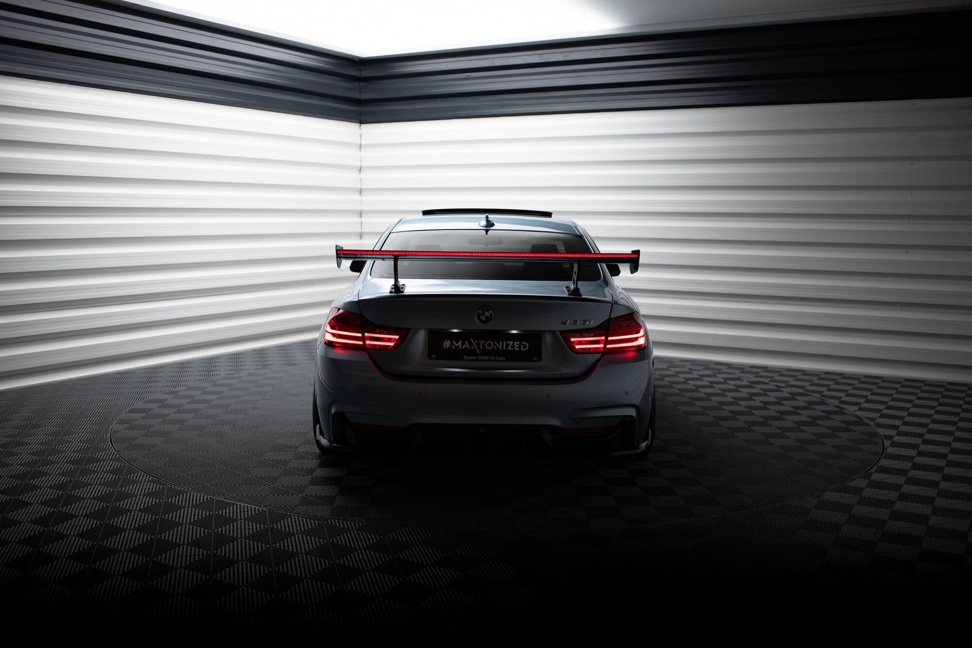 Spoiler de carbono con soportes internos + LED BMW Serie 4 F32 / F32 M-Pack Coupé