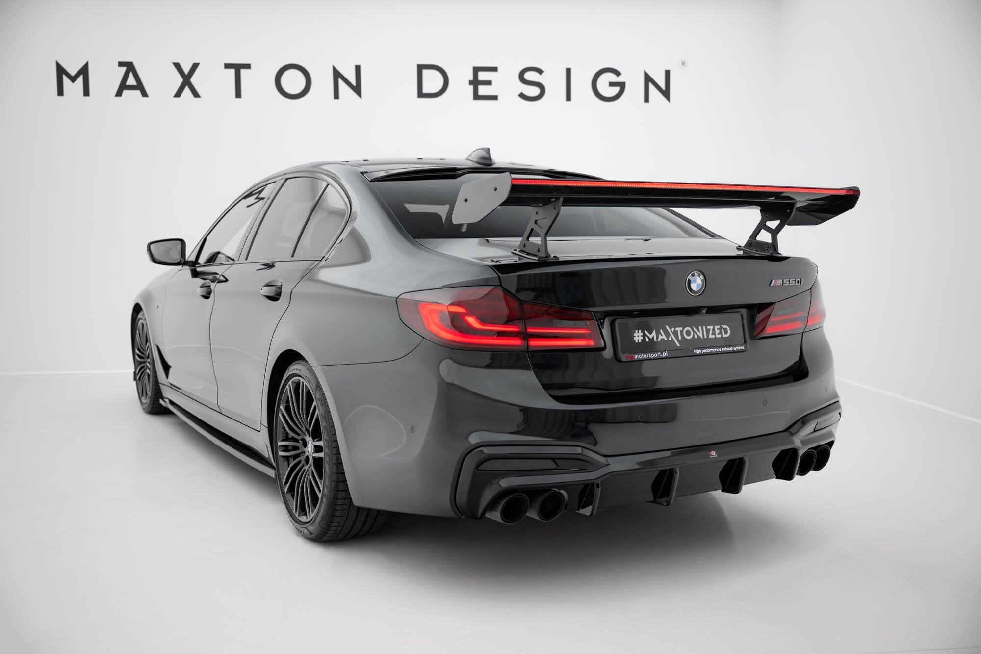 Spoiler de carbono con soportes internos + LED BMW Serie 5 / M5 Berlina / Sedán G30 / F90