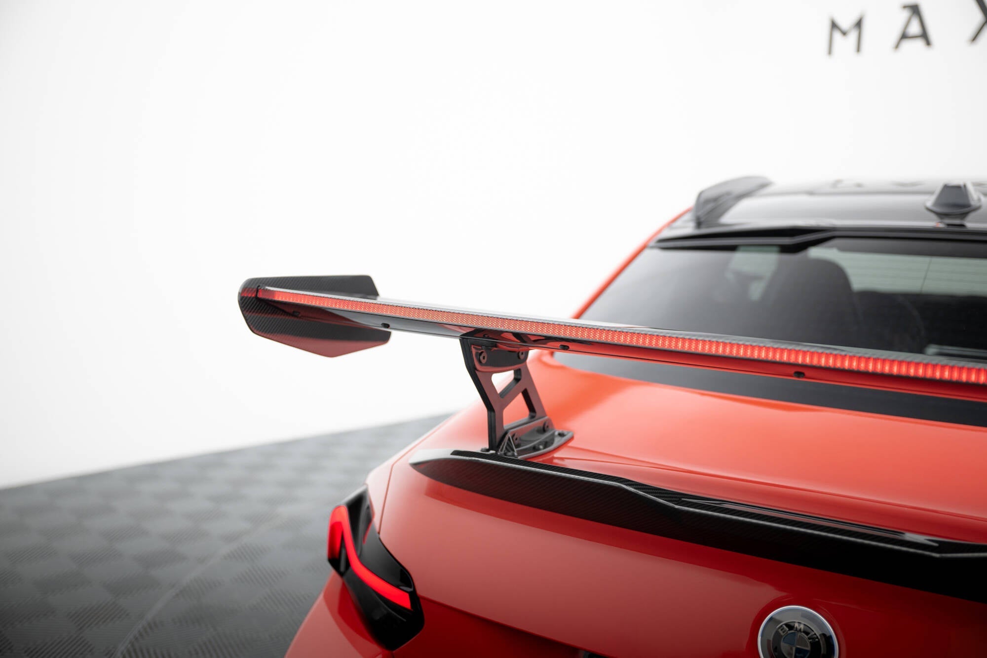 Spoiler de carbono con soportes internos + LED BMW M2 G87