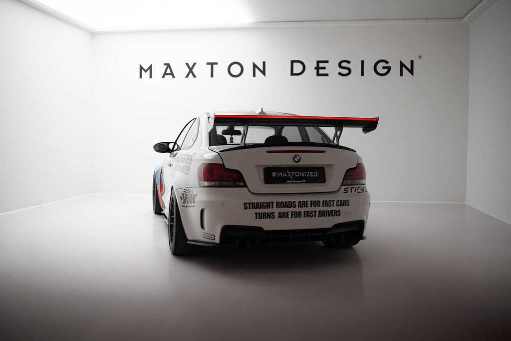 Spoiler de carbono con soportes internos V.1 + LED BMW Serie 1 M E82