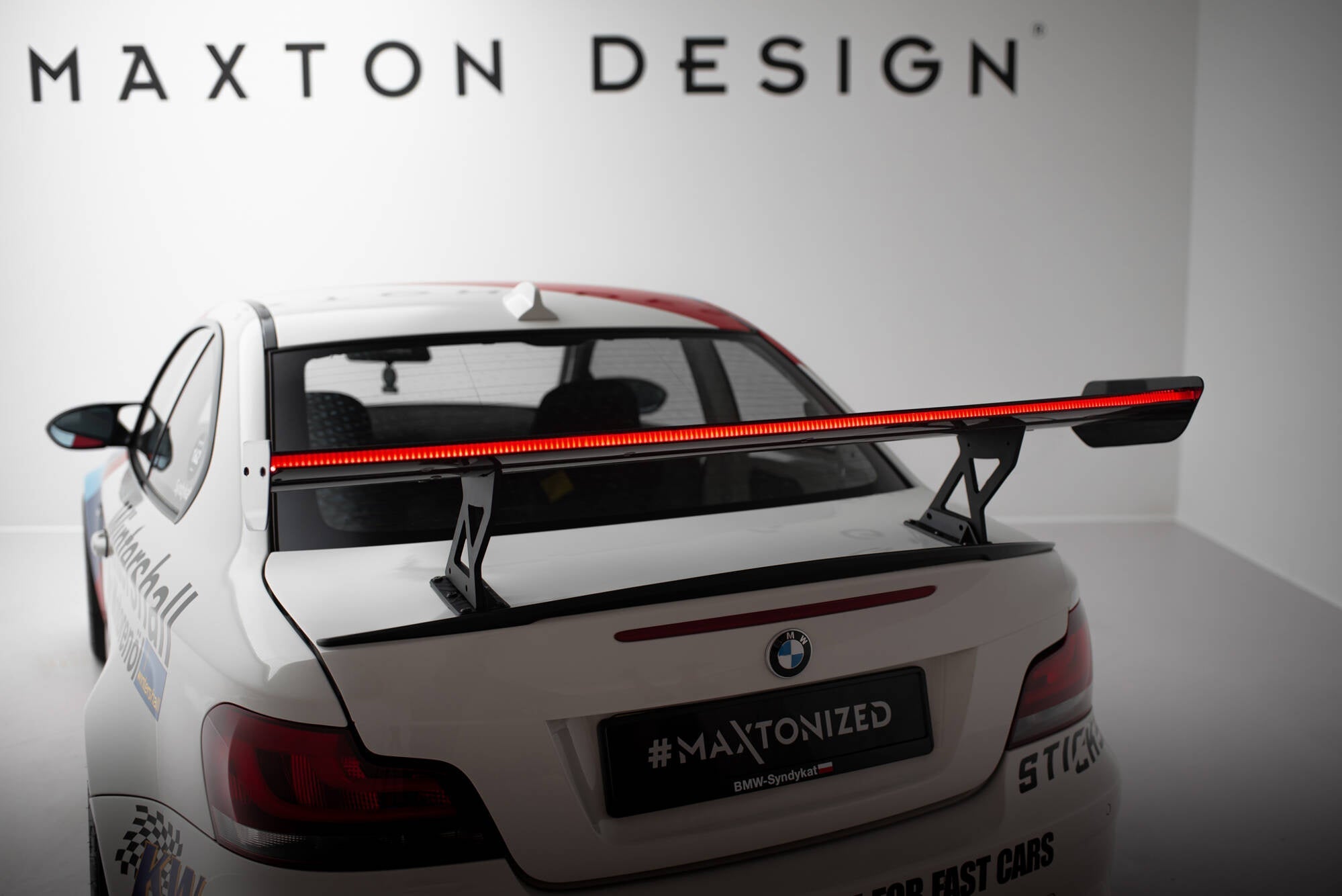 Spoiler de carbono con soportes internos V.1 + LED BMW Serie 1 M E82