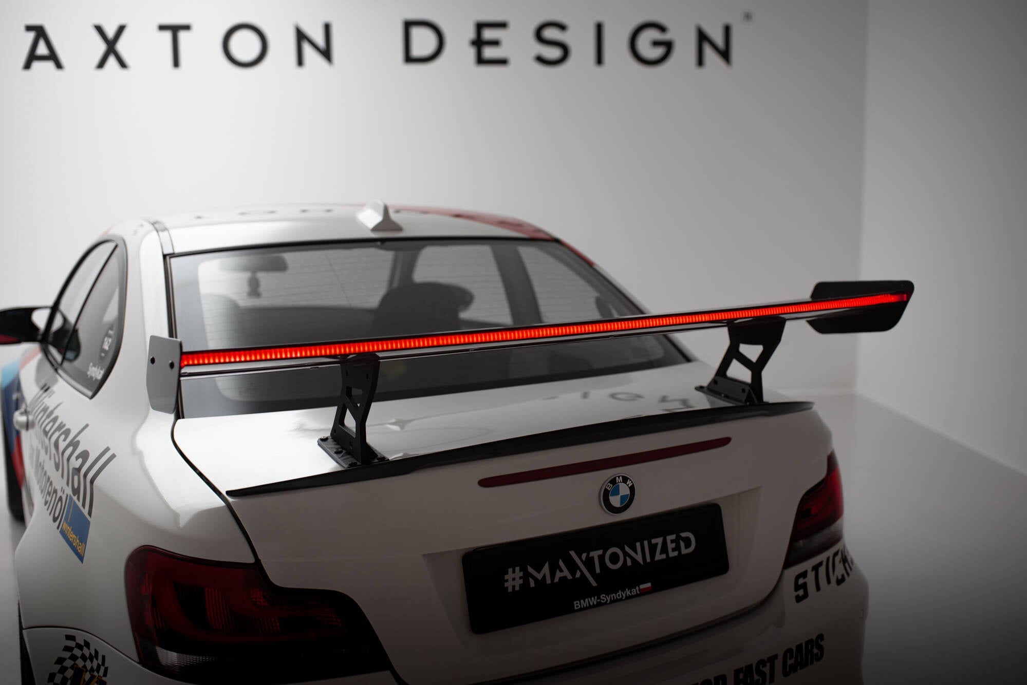 Spoiler de carbono con soportes internos V.2 + LED BMW Serie 1 M E82