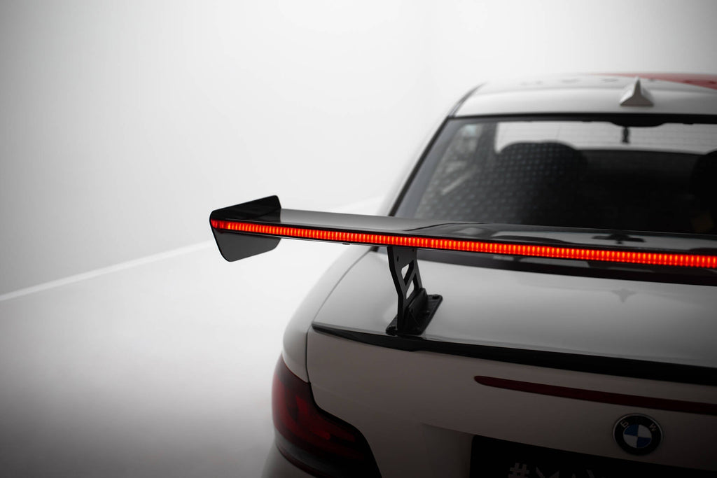 Spoiler de carbono con soportes internos V.2 + LED BMW Serie 1 M E82
