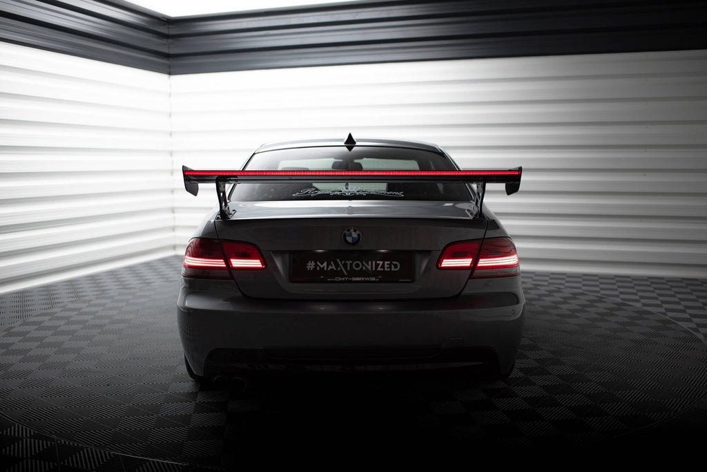 Spoiler de carbono con soportes externos + LED BMW Serie 3 / M3 Coupé E92