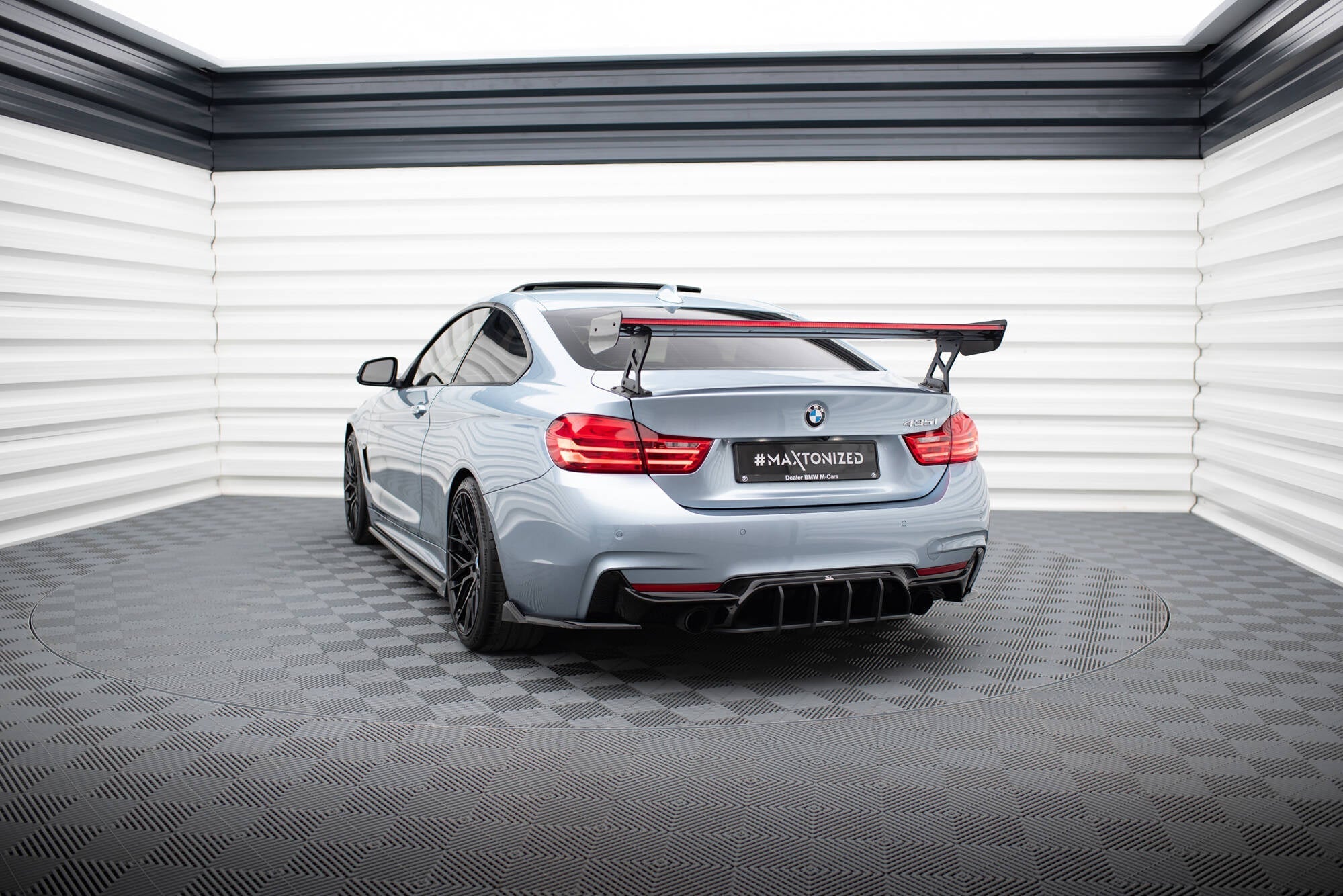 Spoiler de carbono con soportes externos + LED BMW Serie 4 F32 / F32 M-Pack Coupé