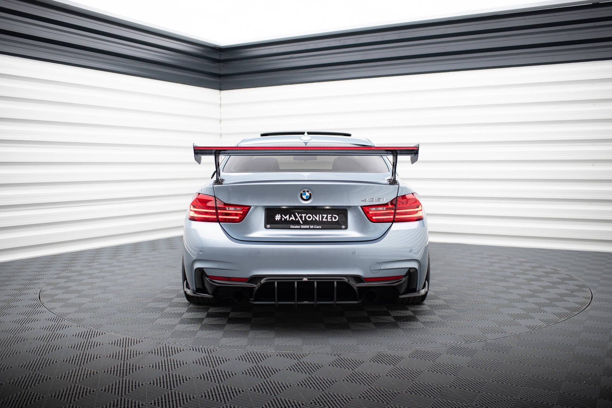 Spoiler de carbono con soportes externos + LED BMW Serie 4 F32 / F32 M-Pack Coupé