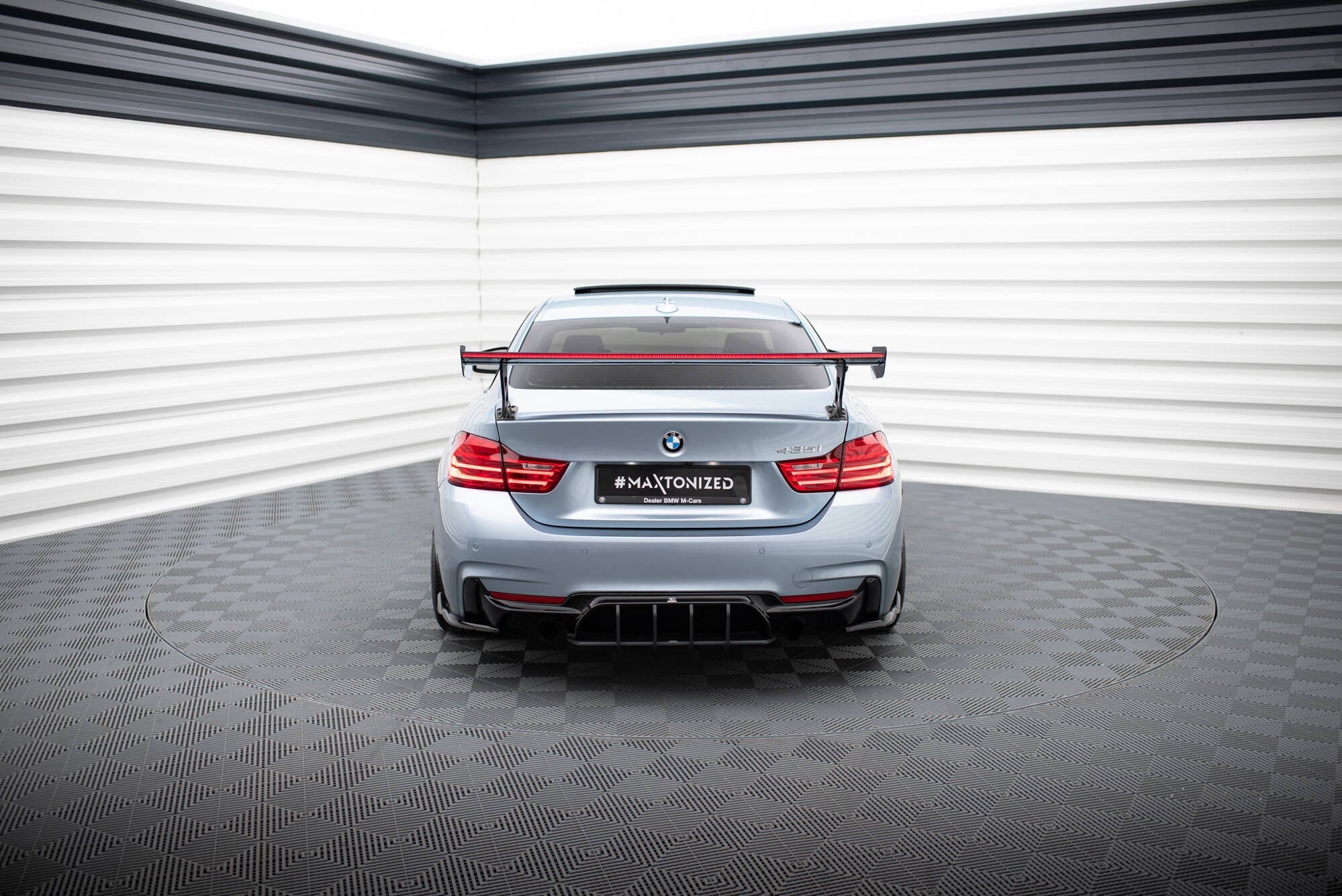 Spoiler de carbono con soportes externos + LED BMW Serie 4 F32 / F32 M-Pack Coupé