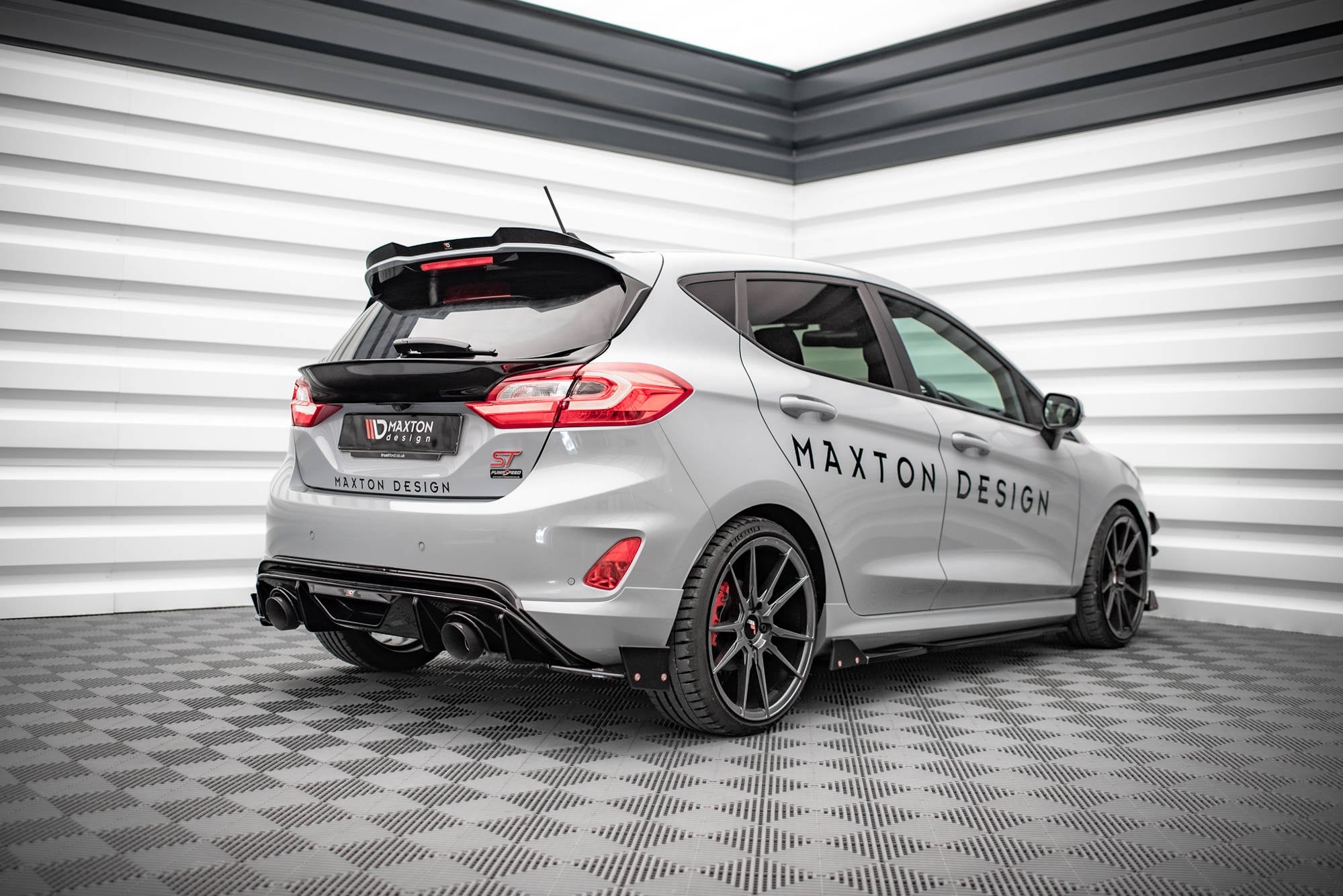 Extensión trasera Szyby Ford Fiesta Standard / ST-Line / ST