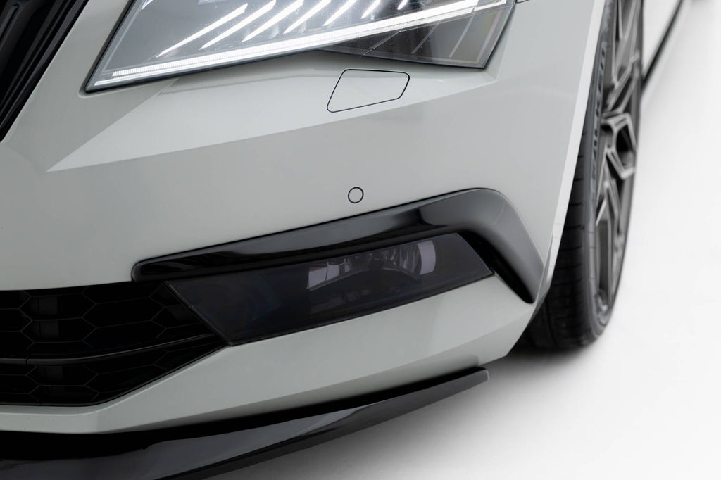 Marcos de luces Skoda Superb Liftback / Familiar Mk3