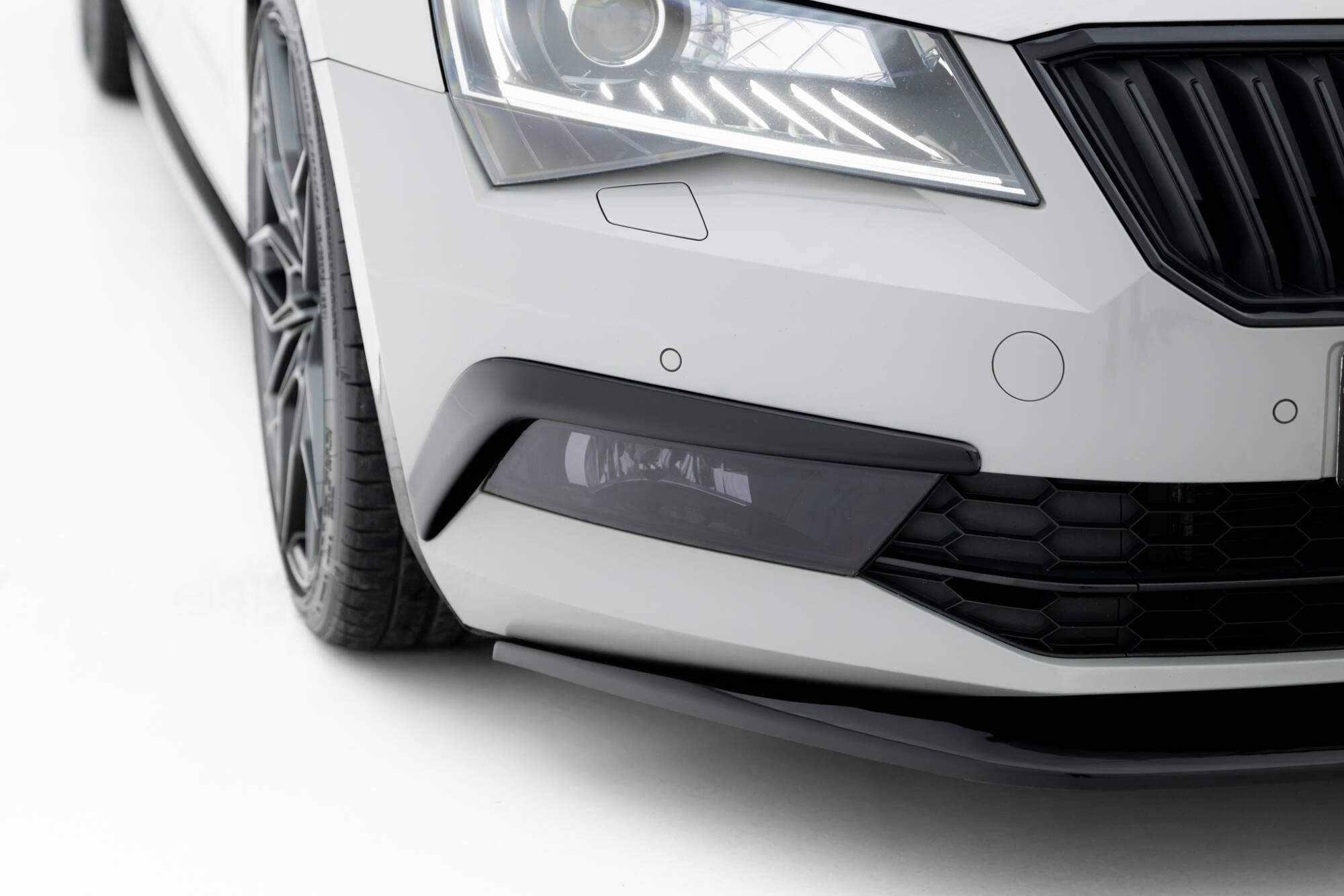 Marcos de luces Skoda Superb Liftback / Familiar Mk3