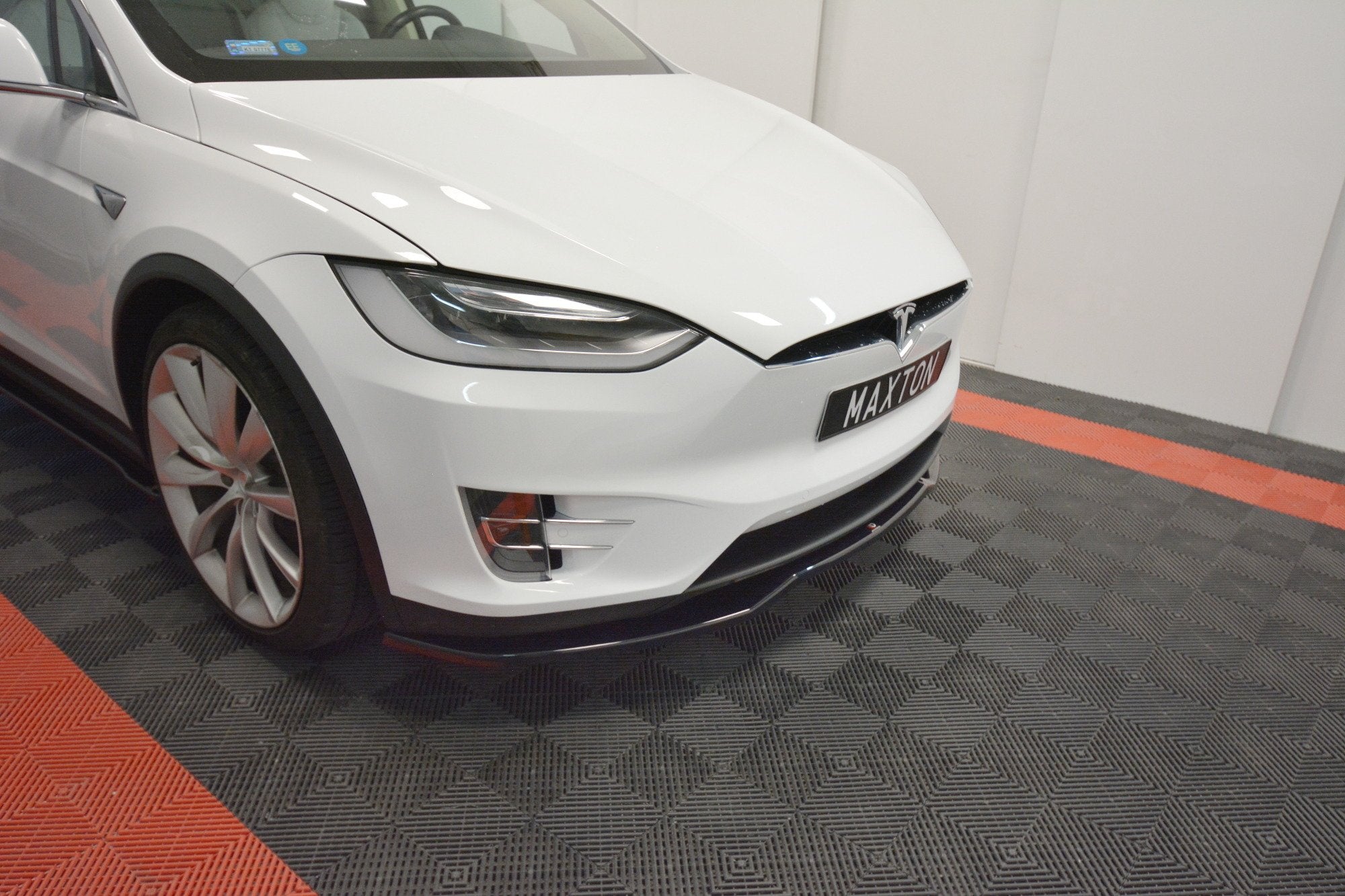 Lip delantero V.2 Tesla Model X Mk1