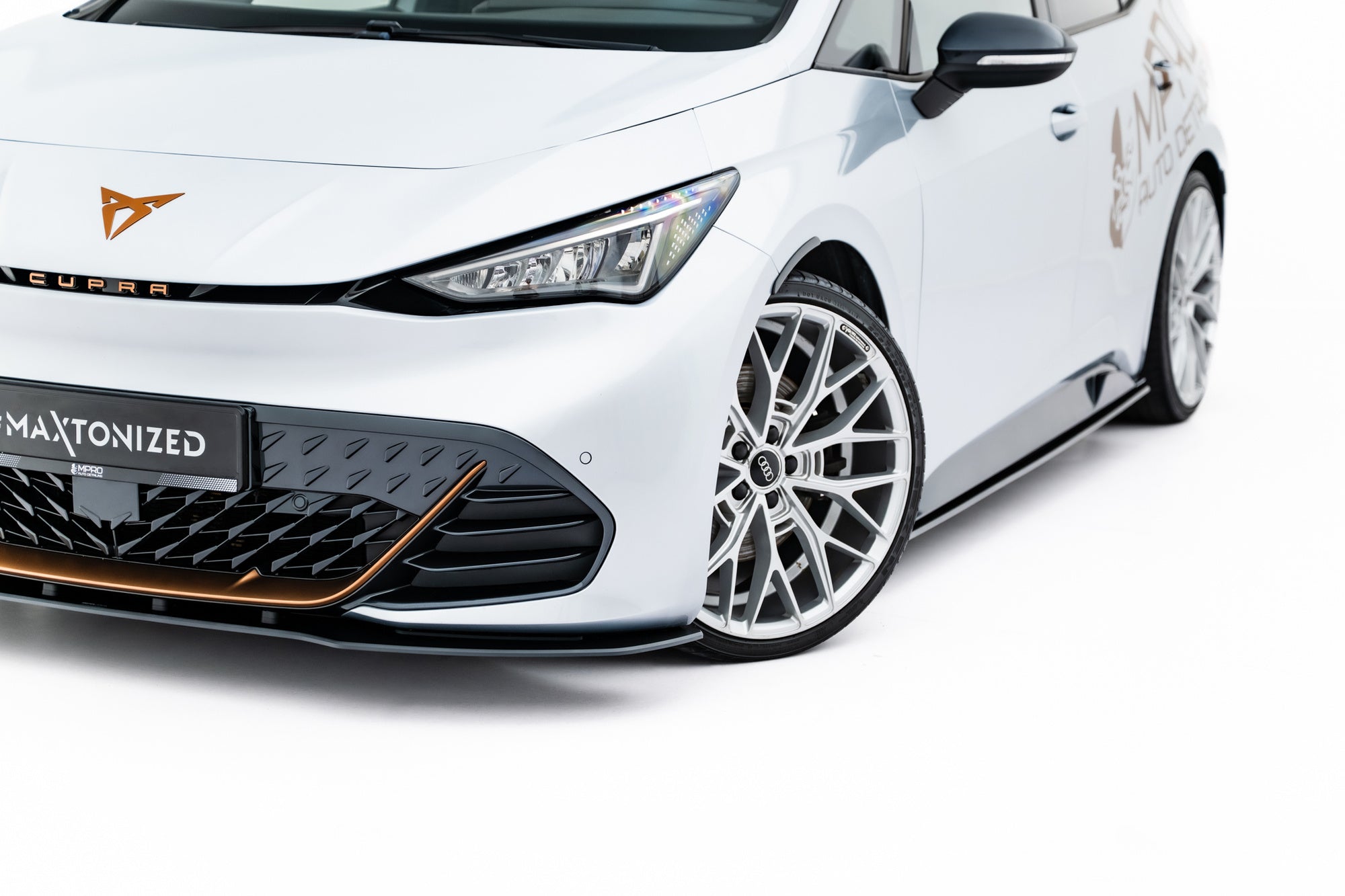 Lip delantero Street Pro Cupra Born Mk1
