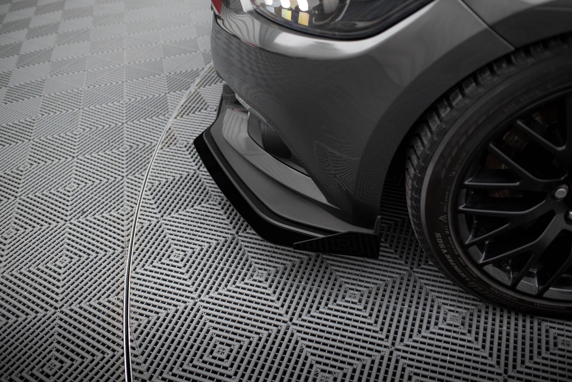 Lip Delantero Street Pro + Flaps Ford Mustang GT Mk6