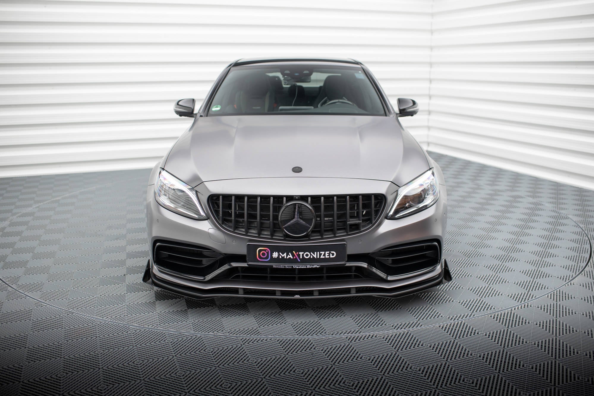 Lip Delantero Street Pro + Flaps Mercedes-AMG C63 Berlina / Sedán / Familiar W205 Facelift