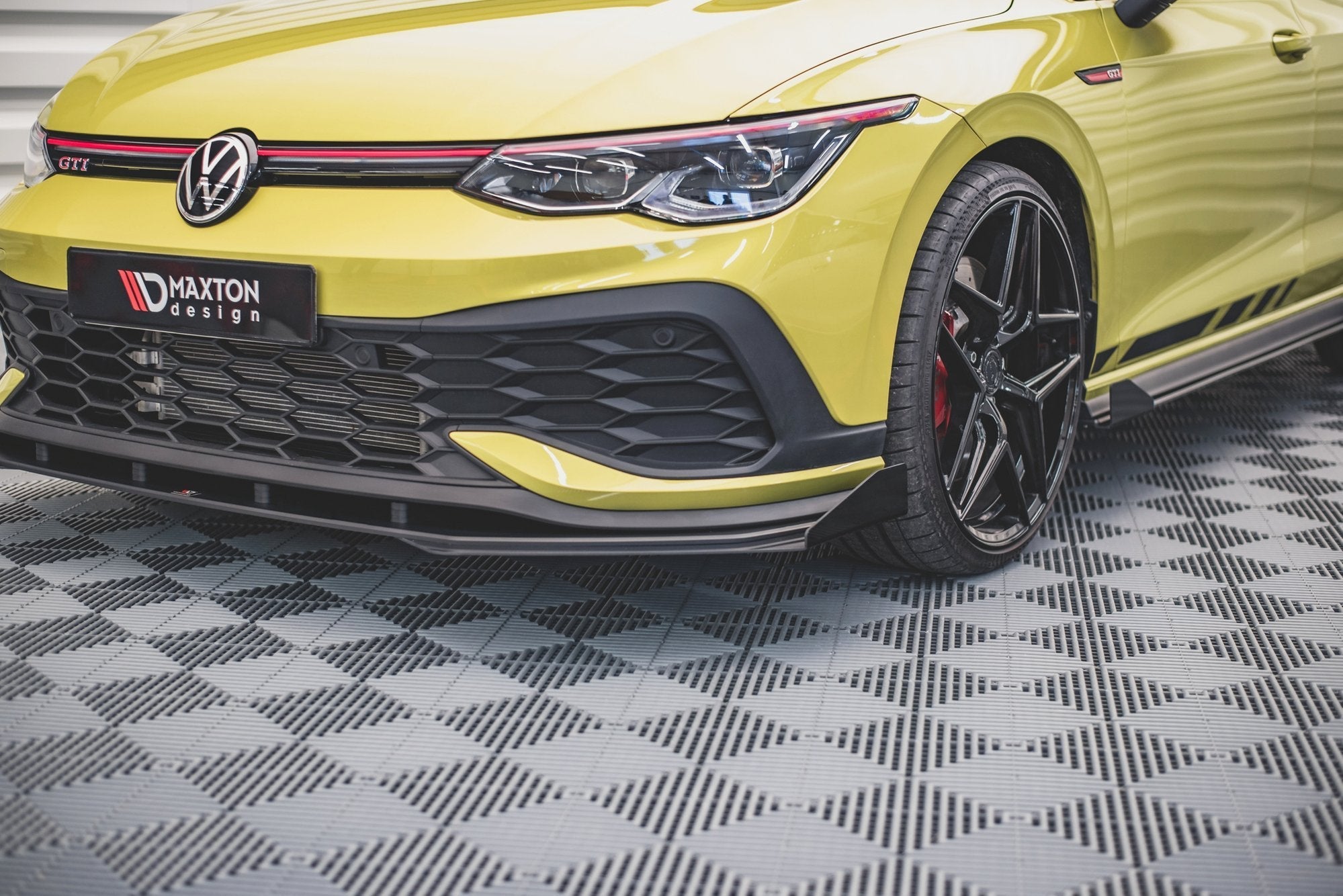 Lip Delantero Street Pro + Flaps Volkswagen Golf GTI Clubsport Mk8
