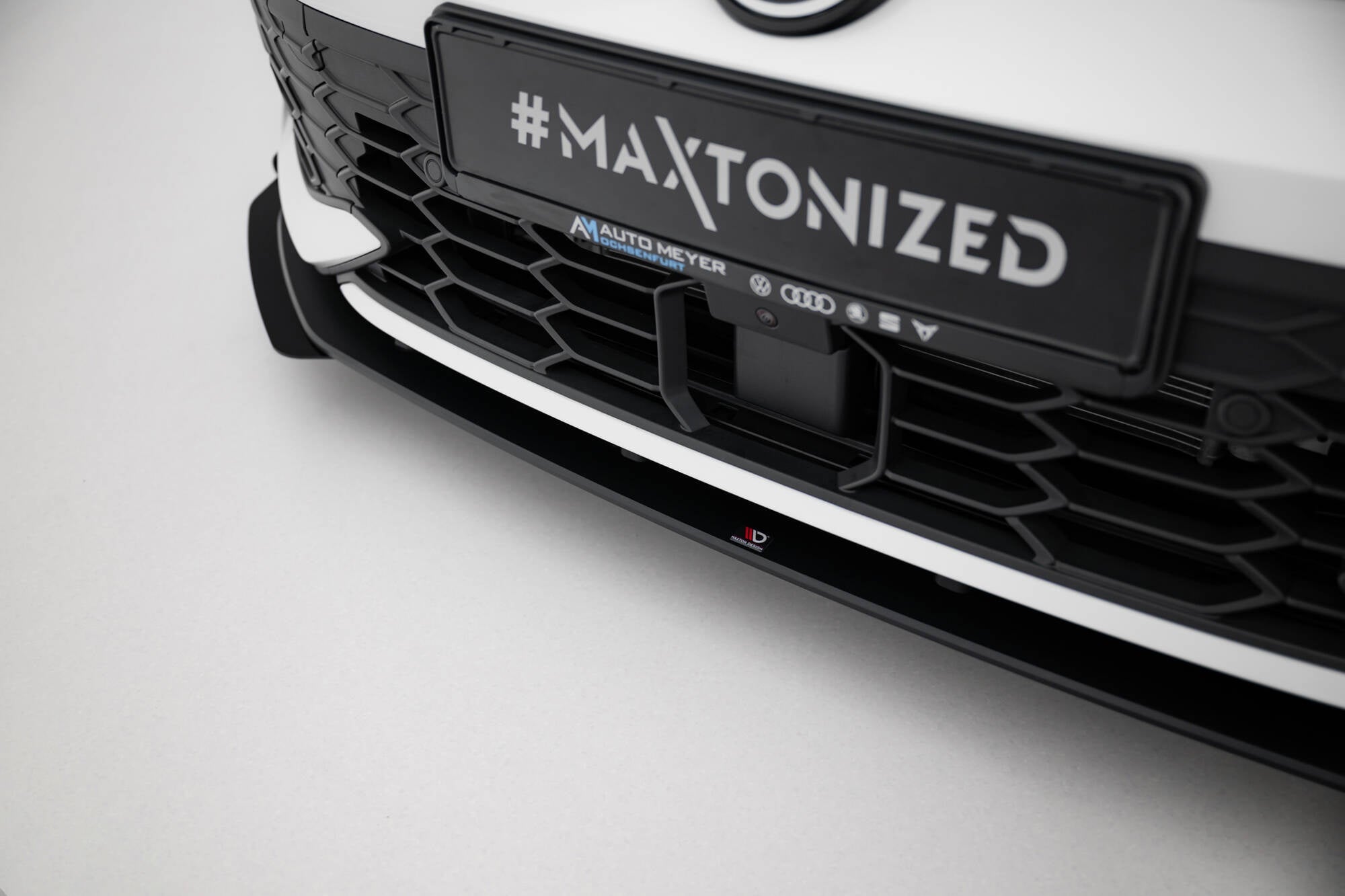 Lip Delantero Street Pro + Flaps Volkswagen Golf GTI / GTE / R-Line Mk8 Facelift