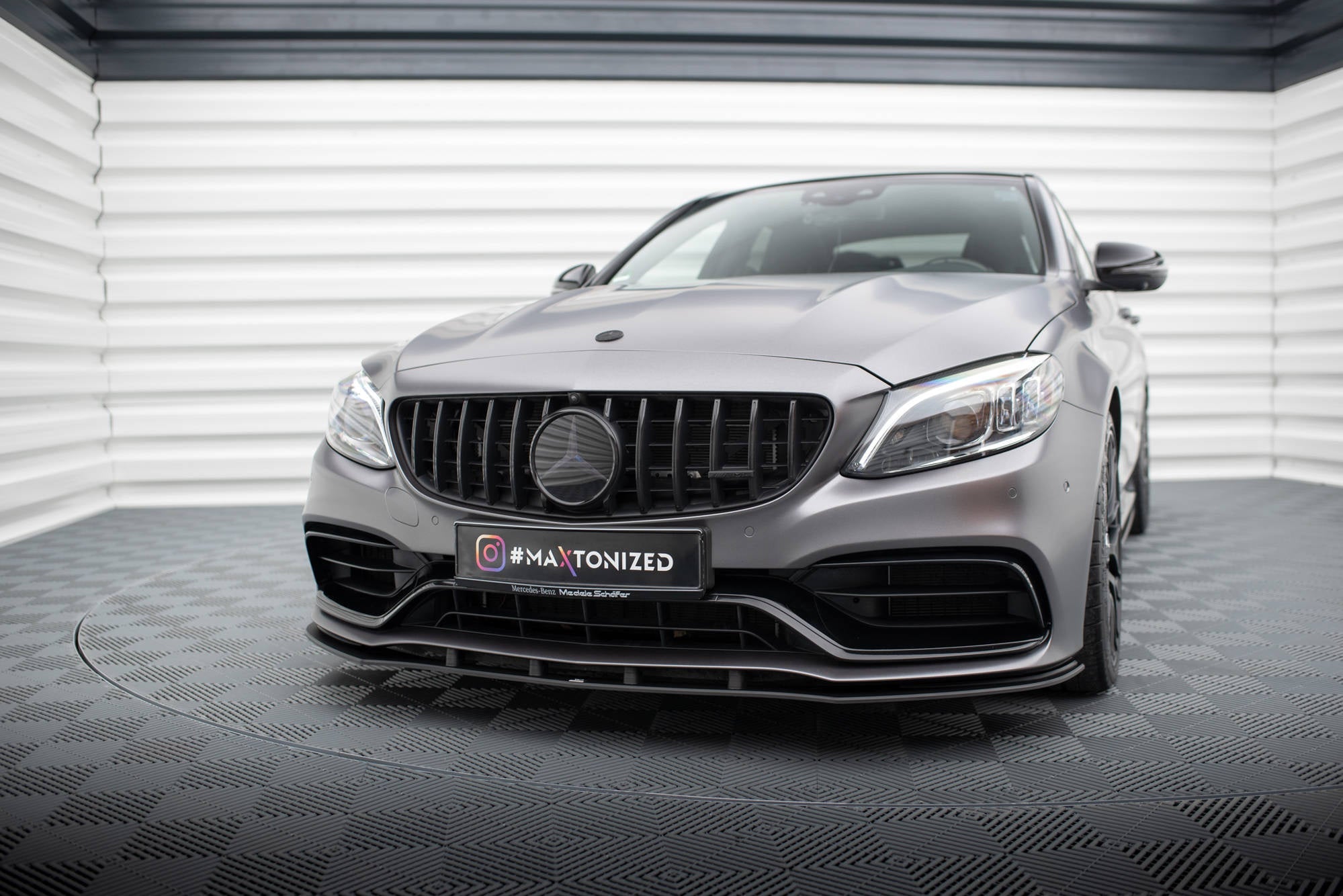 Lip delantero Street Pro Mercedes-AMG C63 Berlina / Sedán / Familiar W205 Facelift