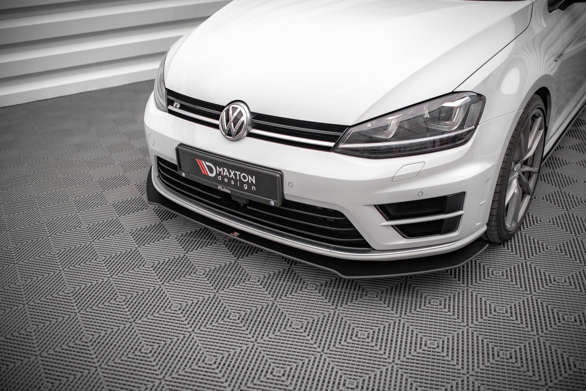 Lip delantero Street Pro V.1 Volkswagen Golf R Mk7