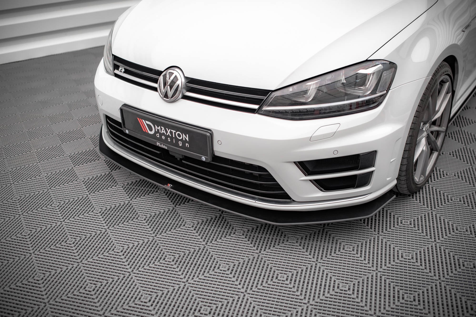Lip delantero Street Pro V.2 Volkswagen Golf R Mk7