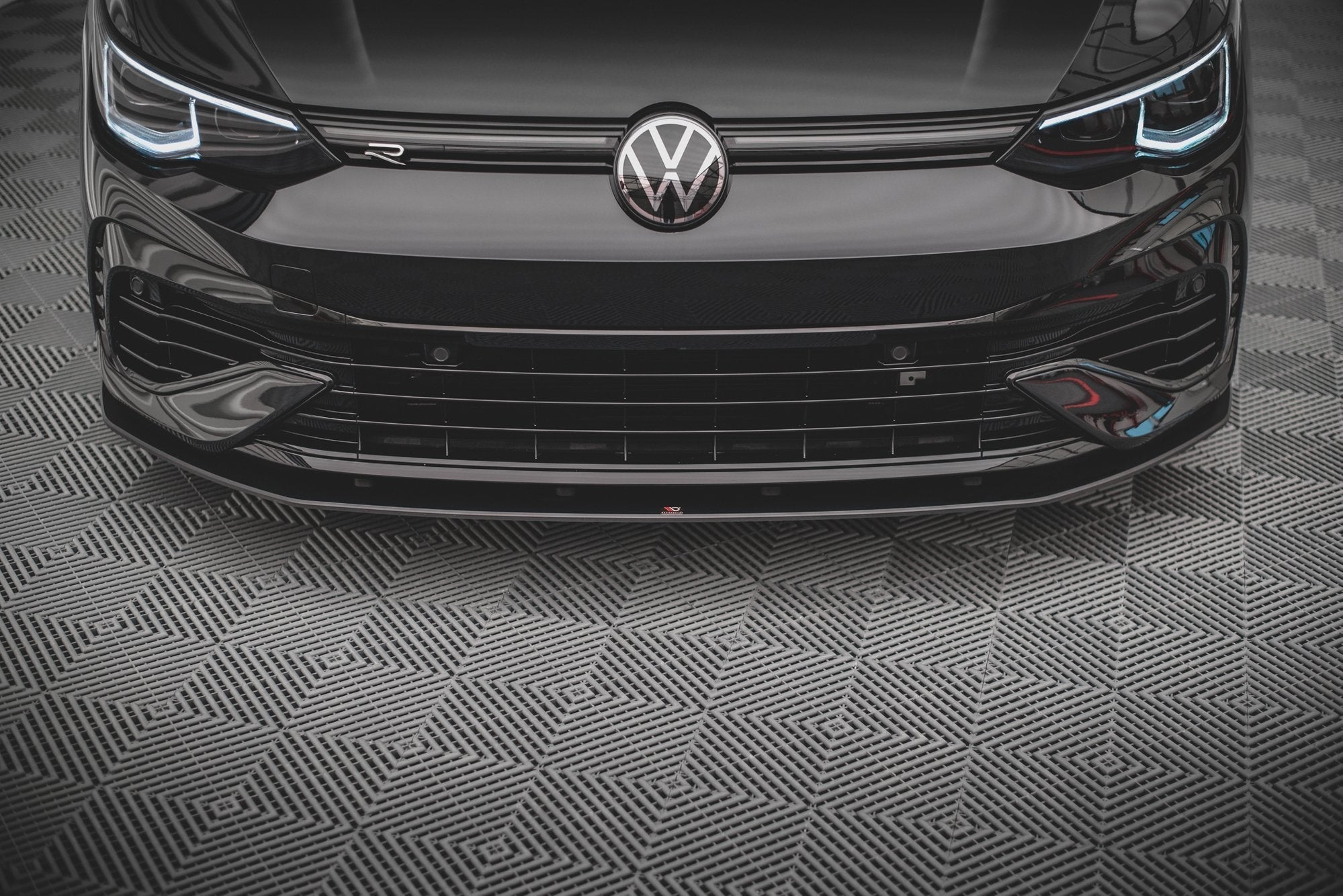 Lip delantero Street Pro Volkswagen Golf R Mk8