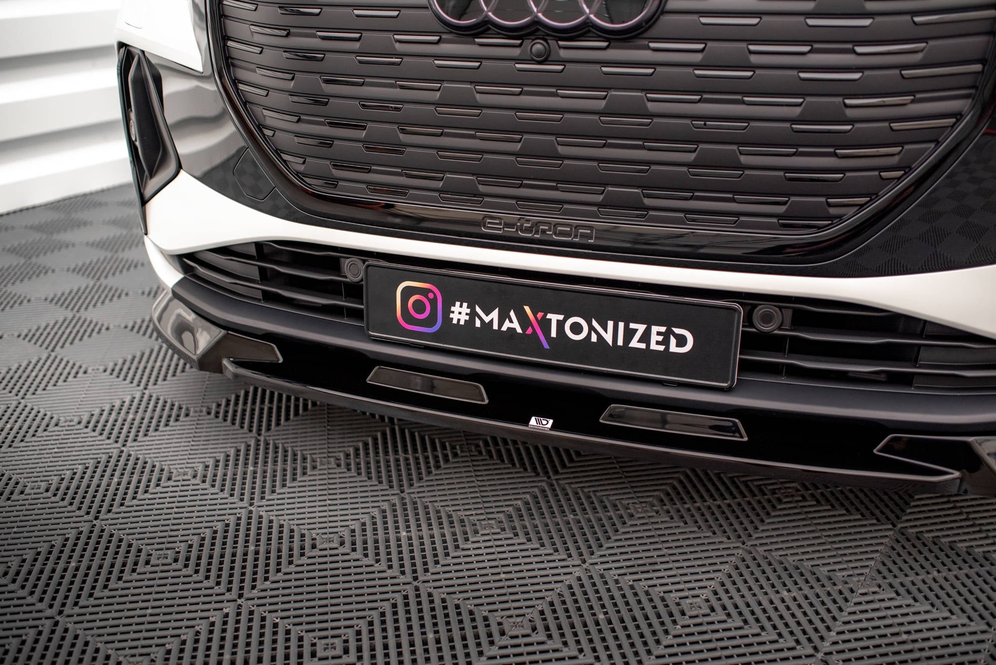 Lip delantero V.1 Audi Q4 e-tron Sportback S-line Mk1