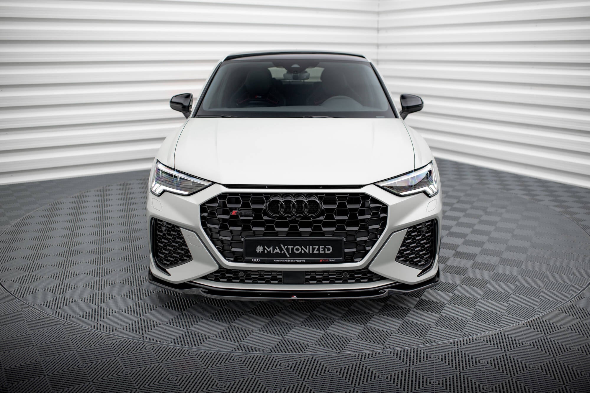 Lip delantero V.1 Audi RSQ3 Sportback / SUV F3