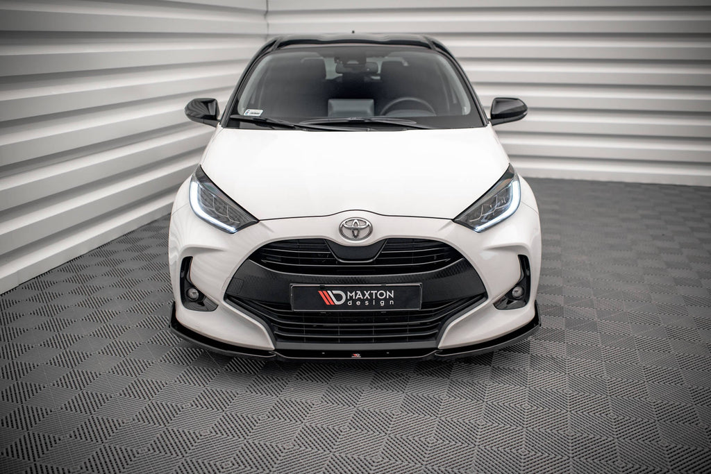 Front Lip V.1 + Flaps Toyota Yaris Mk4