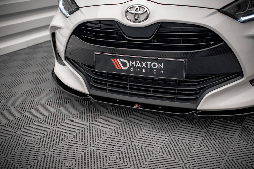 Front Lip V.1 + Flaps Toyota Yaris Mk4