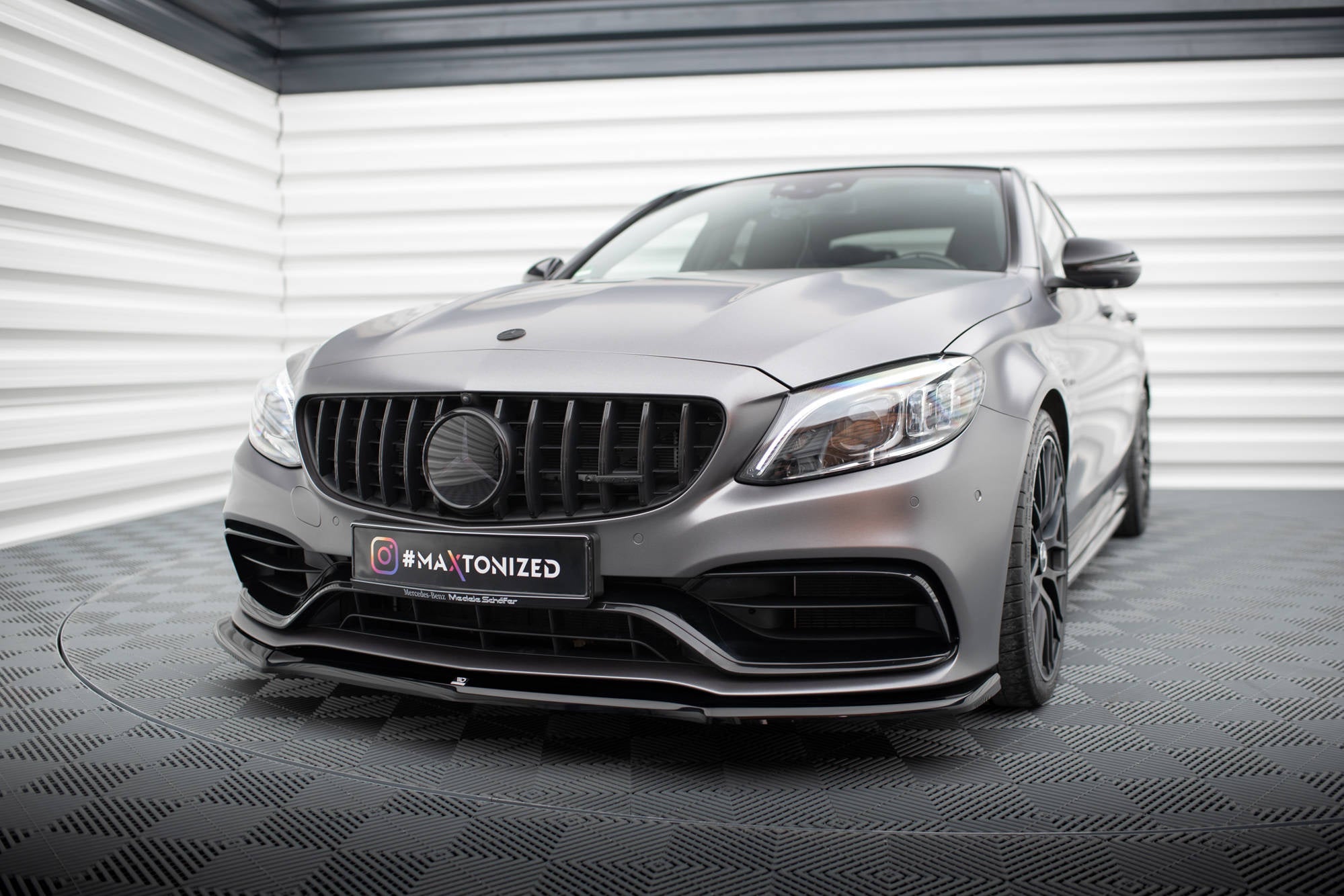 Lip delantero V.1 Mercedes-AMG C63 Berlina / Sedán / Familiar W205 Facelift