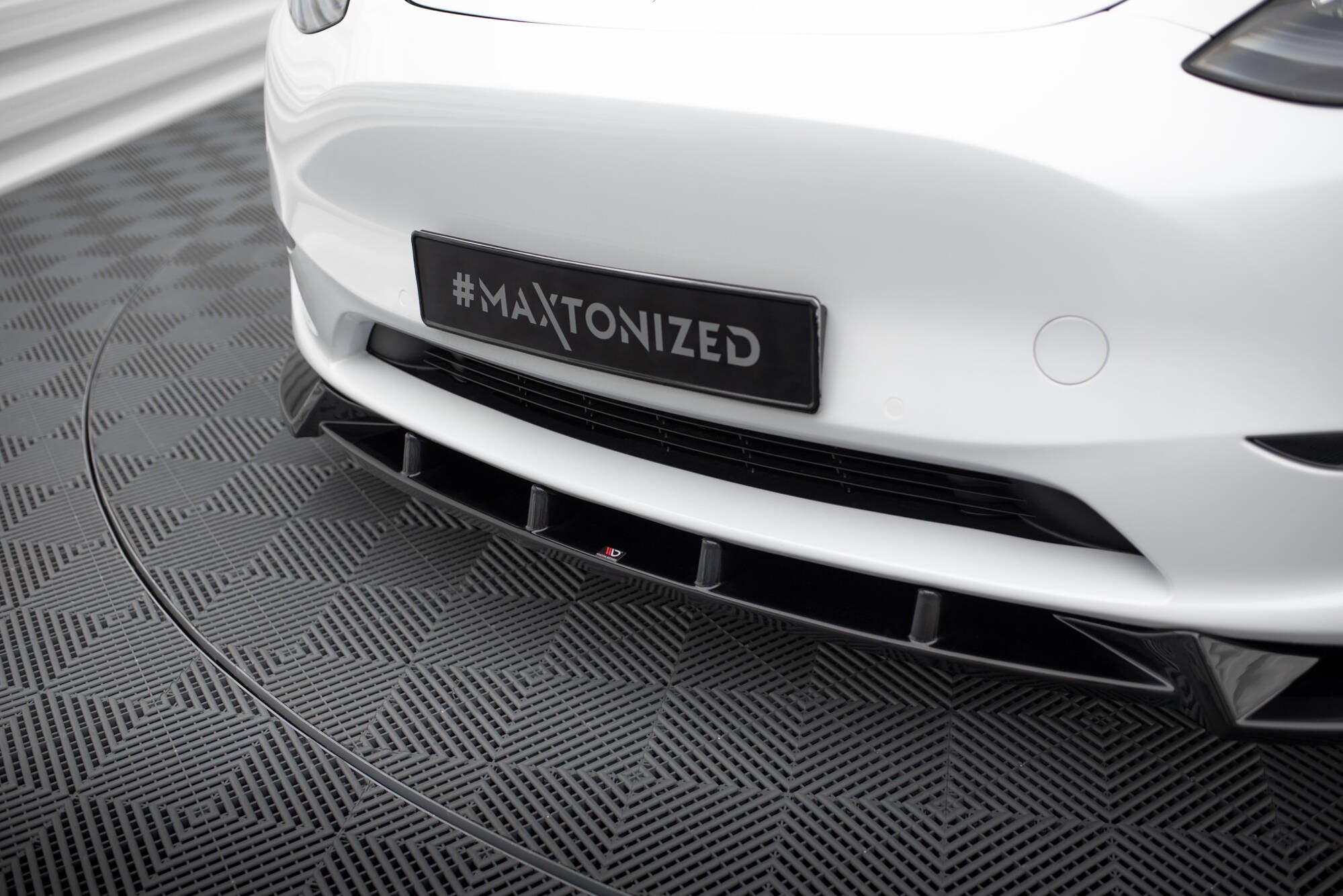 Lip delantero V.1 Tesla Model Y Mk1