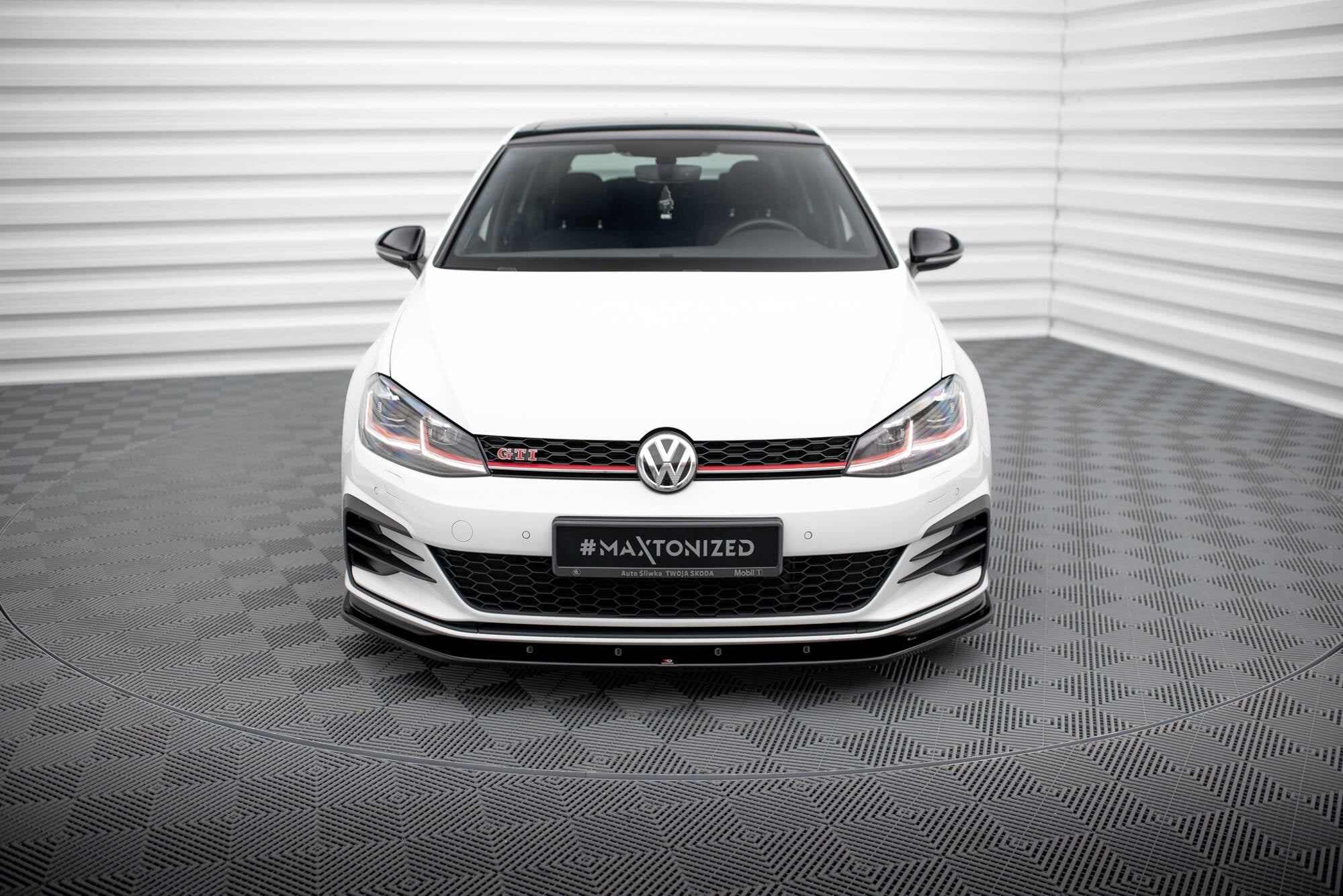 Lip delantero V.1 Volkswagen Golf GTI / GTD Mk7 Facelift