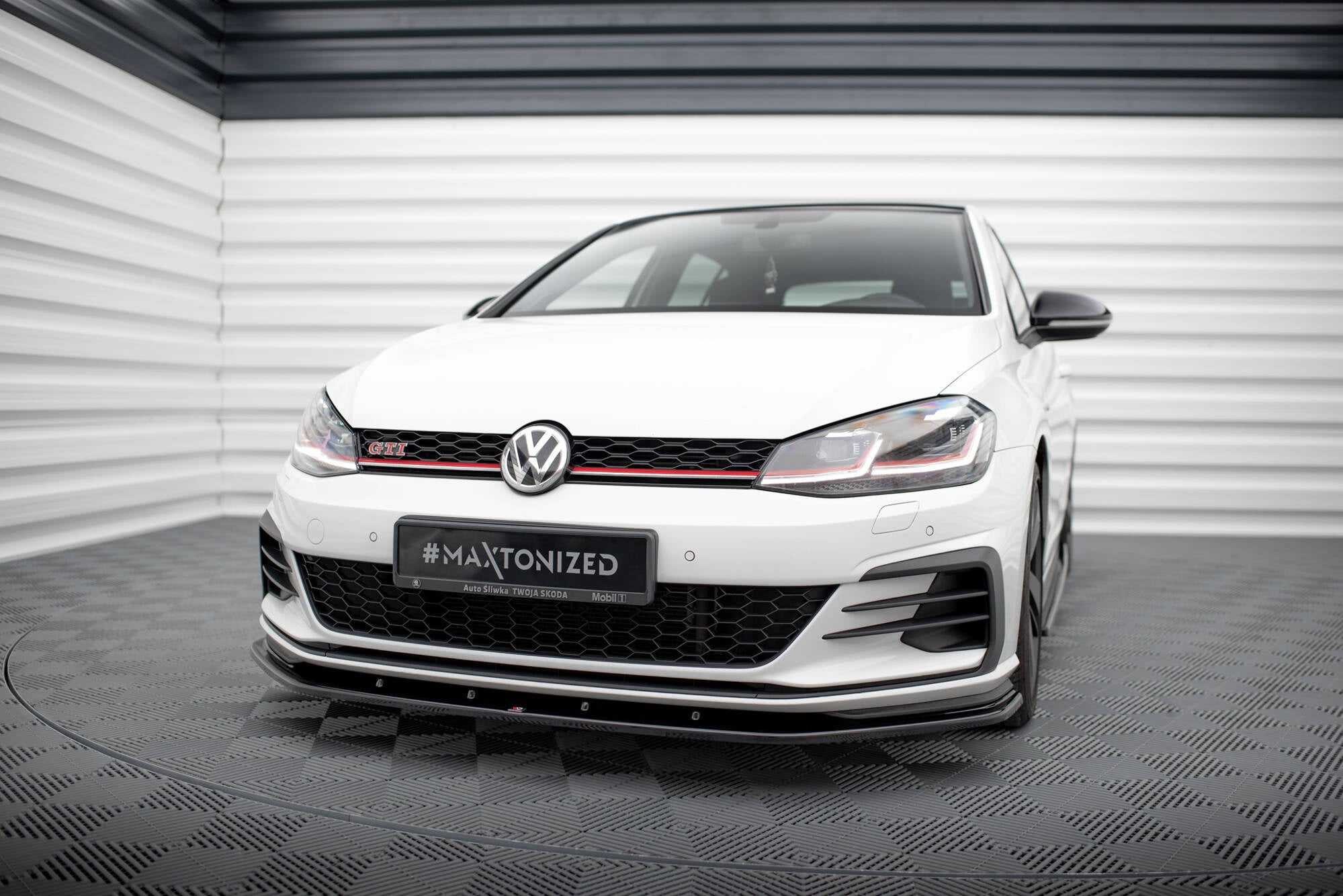 Lip delantero V.1 Volkswagen Golf GTI / GTD Mk7 Facelift