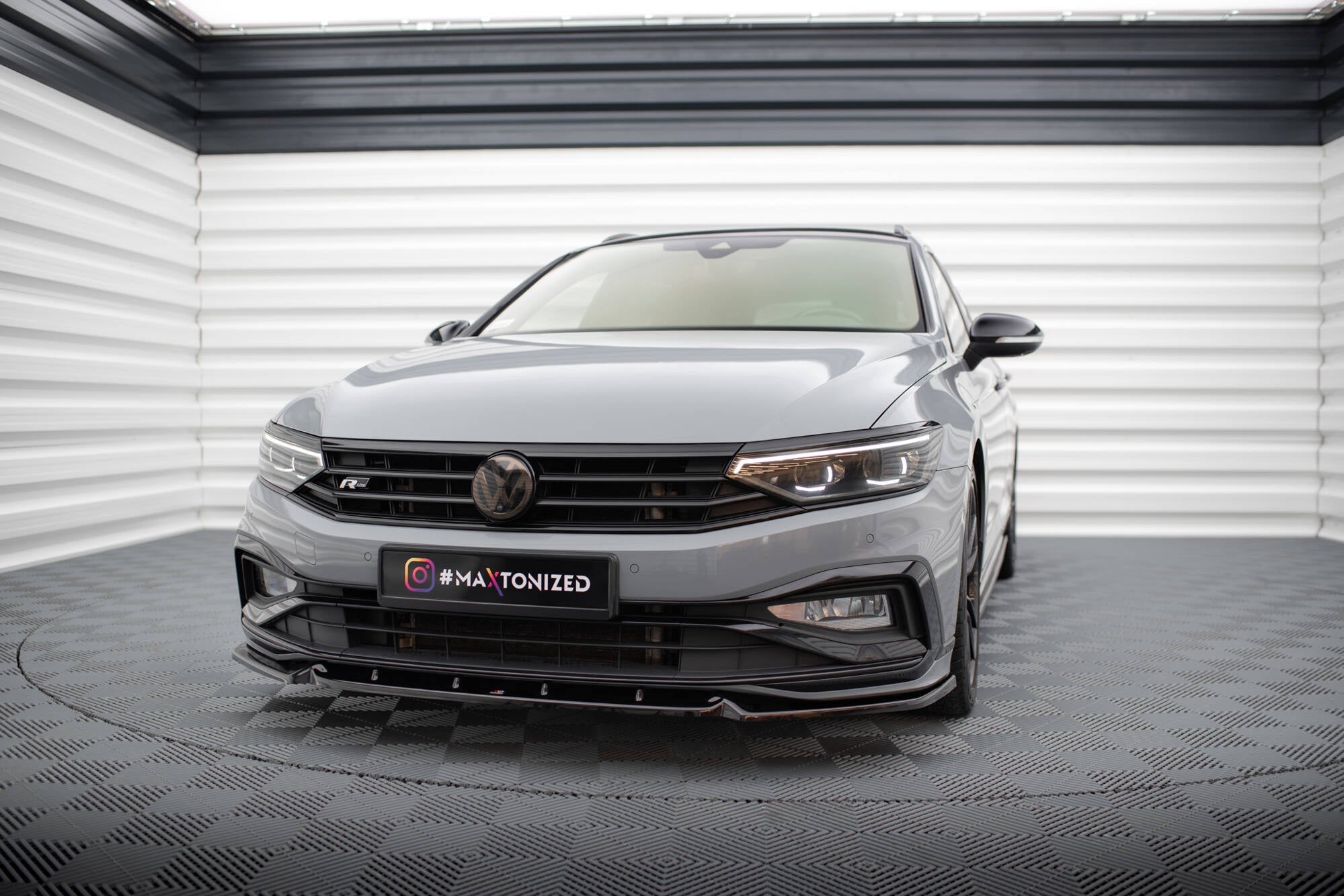 Lip delantero V.1 Volkswagen Passat R-Line B8 Facelift