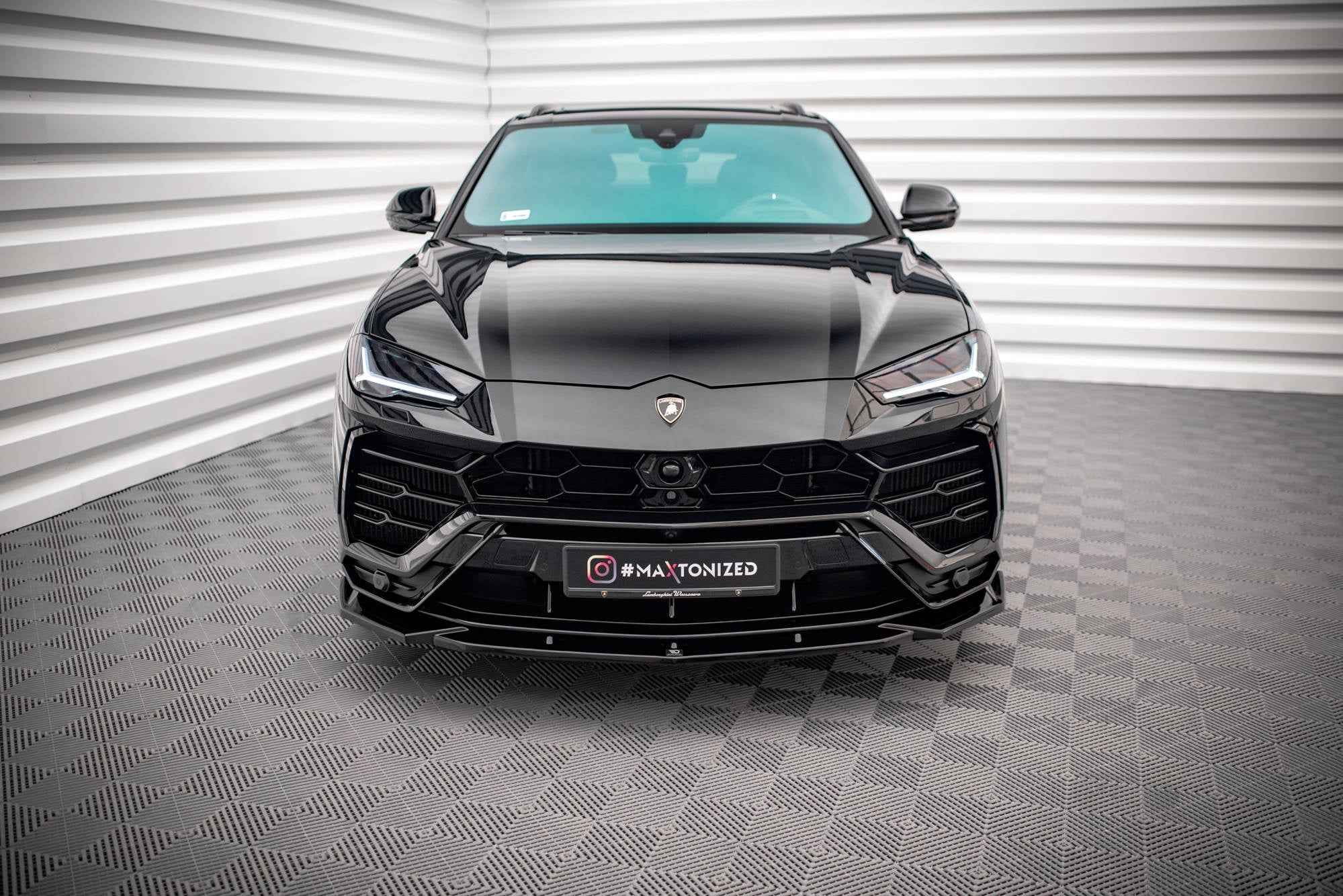 Lip delantero V.2 Lamborghini Urus Mk1