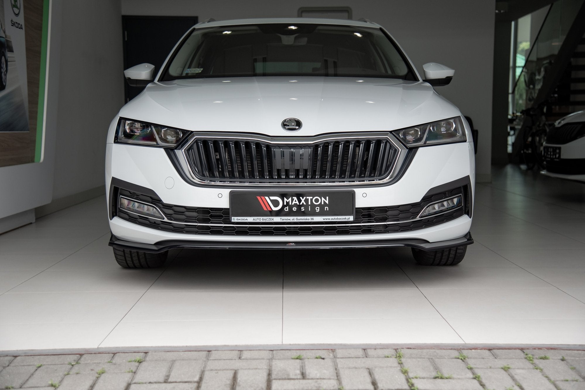 Lip delantero V.2 Skoda Octavia Mk4
