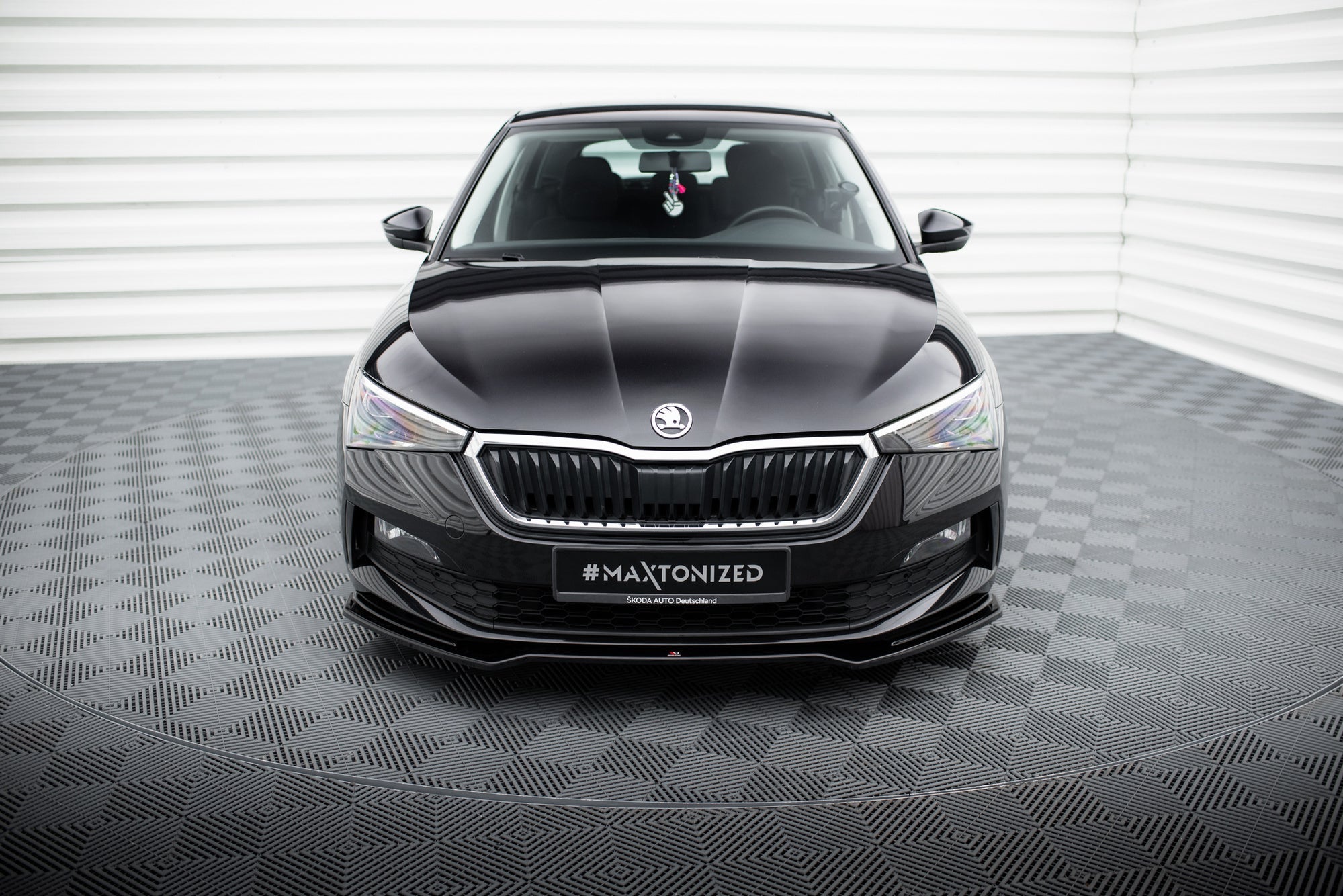 Lip delantero V.2 Skoda Scala Mk1
