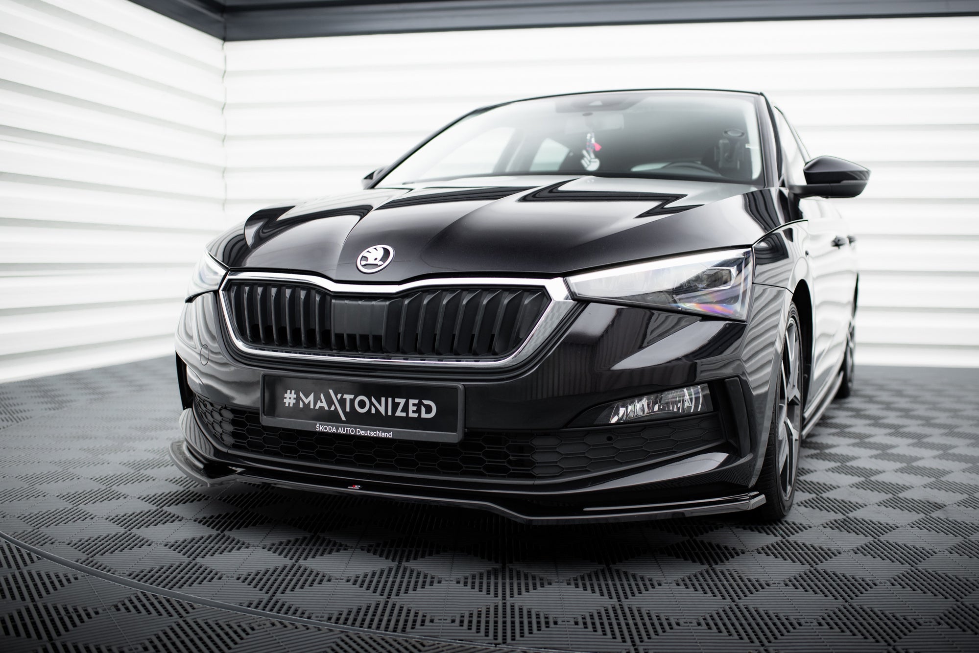 Lip delantero V.2 Skoda Scala Mk1