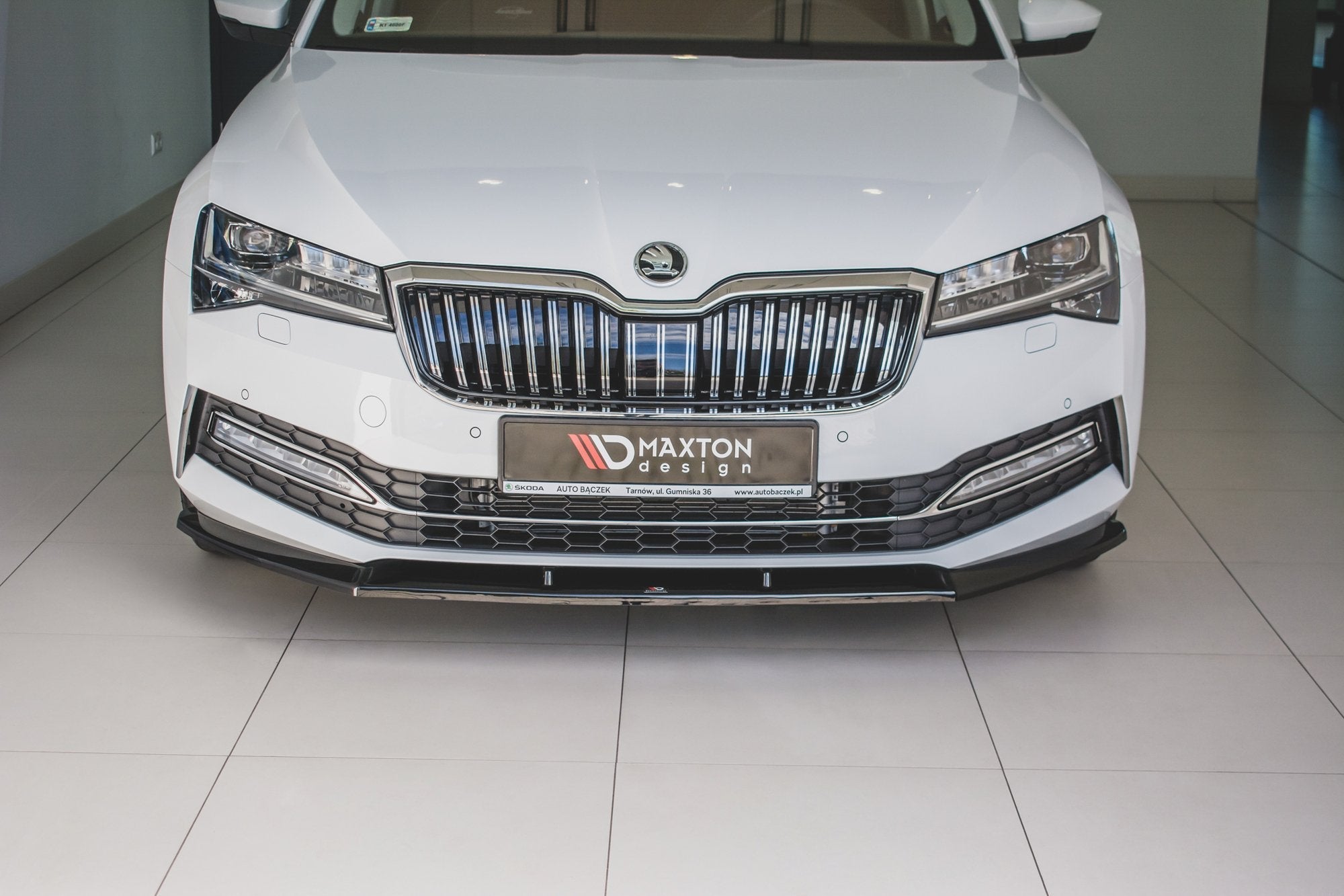 Lip delantero V.2 Skoda Superb Liftback / Familiar Mk3 Facelift