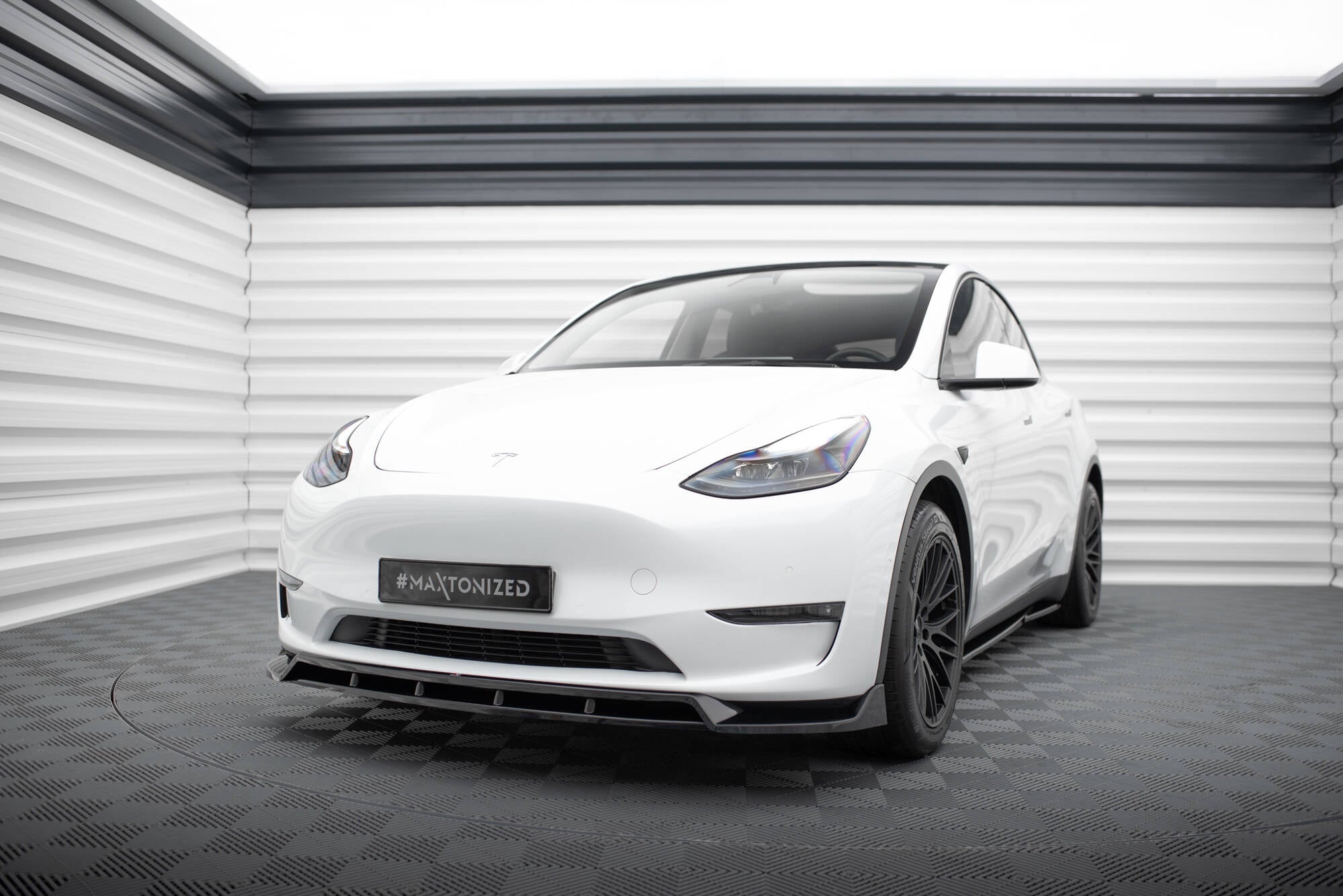 Lip delantero V.2 Tesla Model Y Mk1