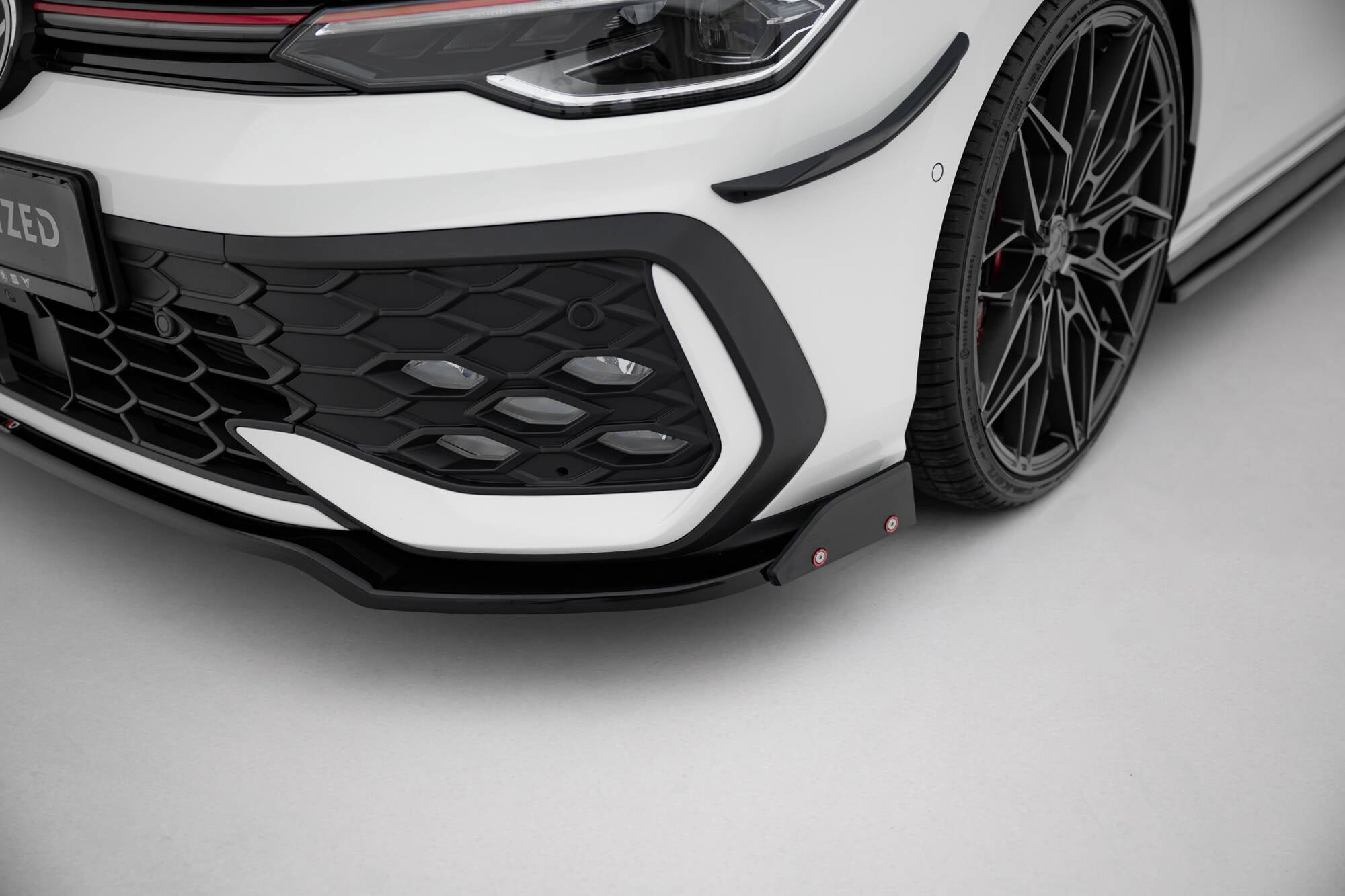 Lip Delantero V.3 + Flaps Volkswagen Golf GTI / GTE / R-Line Mk8 Facelift