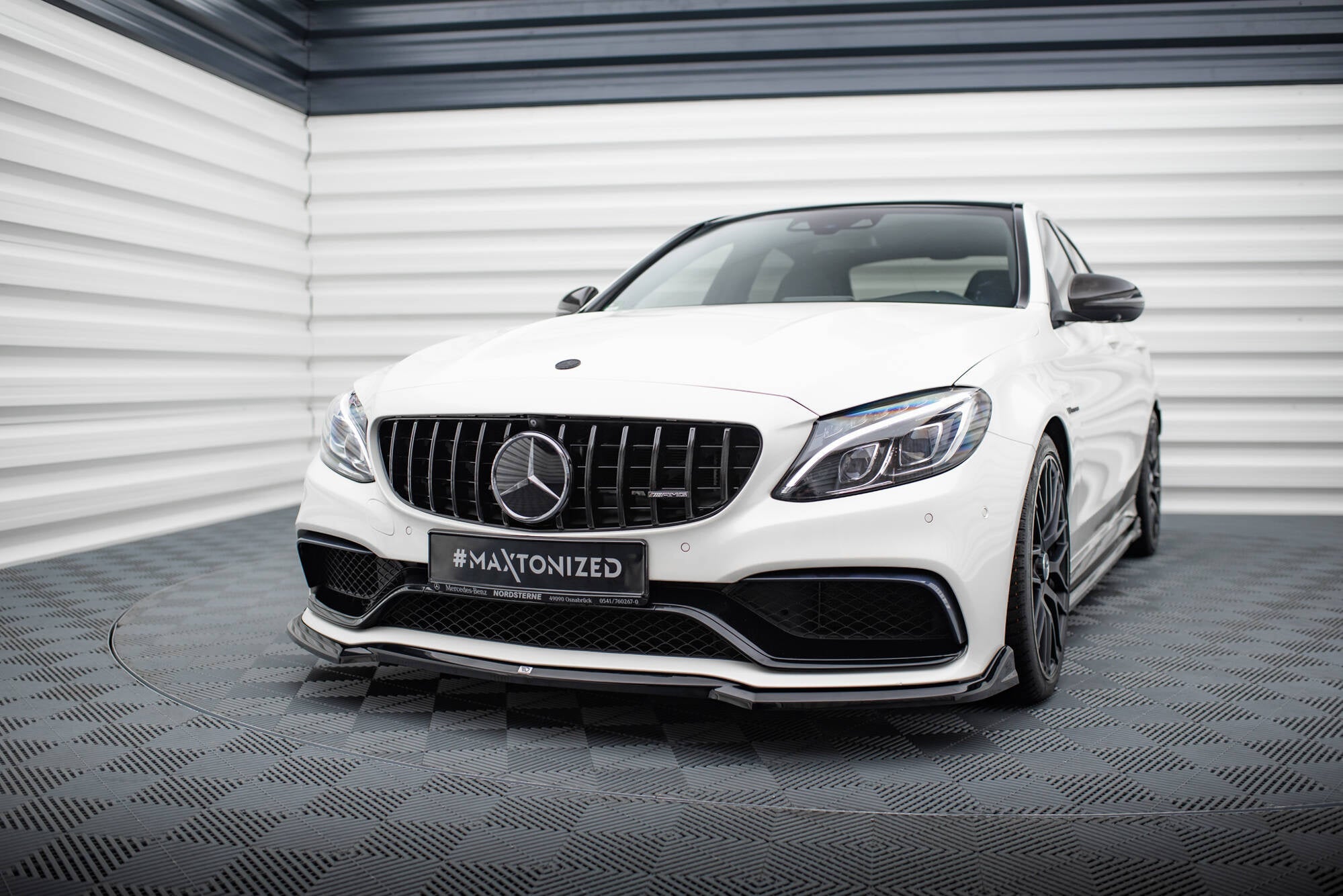 Lip delantero V.3 Mercedes-AMG C63 Berlina / Sedán / Familiar W205 / S205