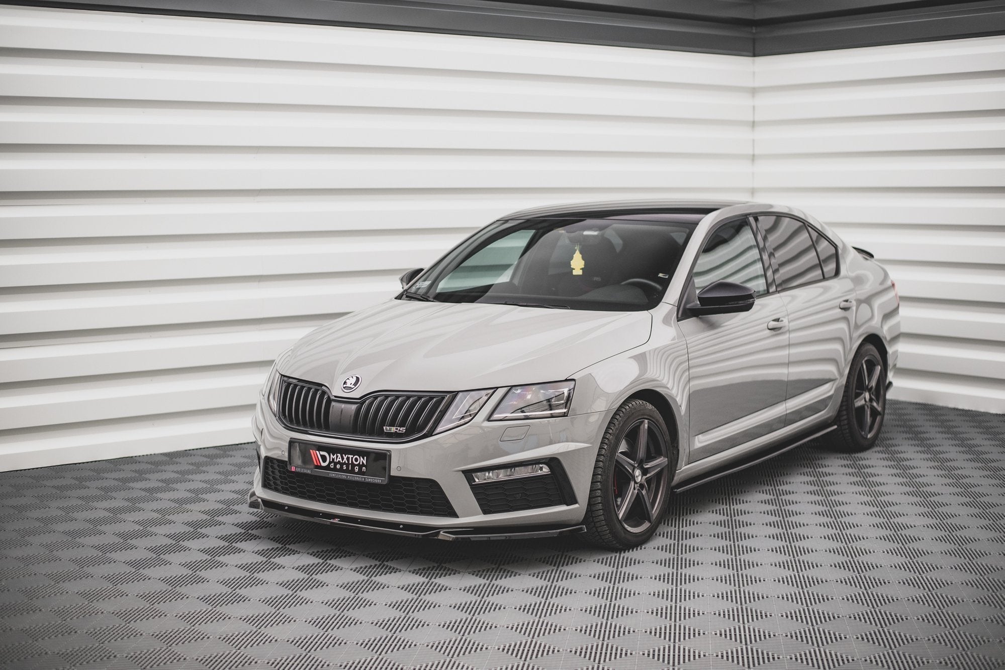 Lip delantero V.3 Skoda Octavia RS Mk3 Facelift
